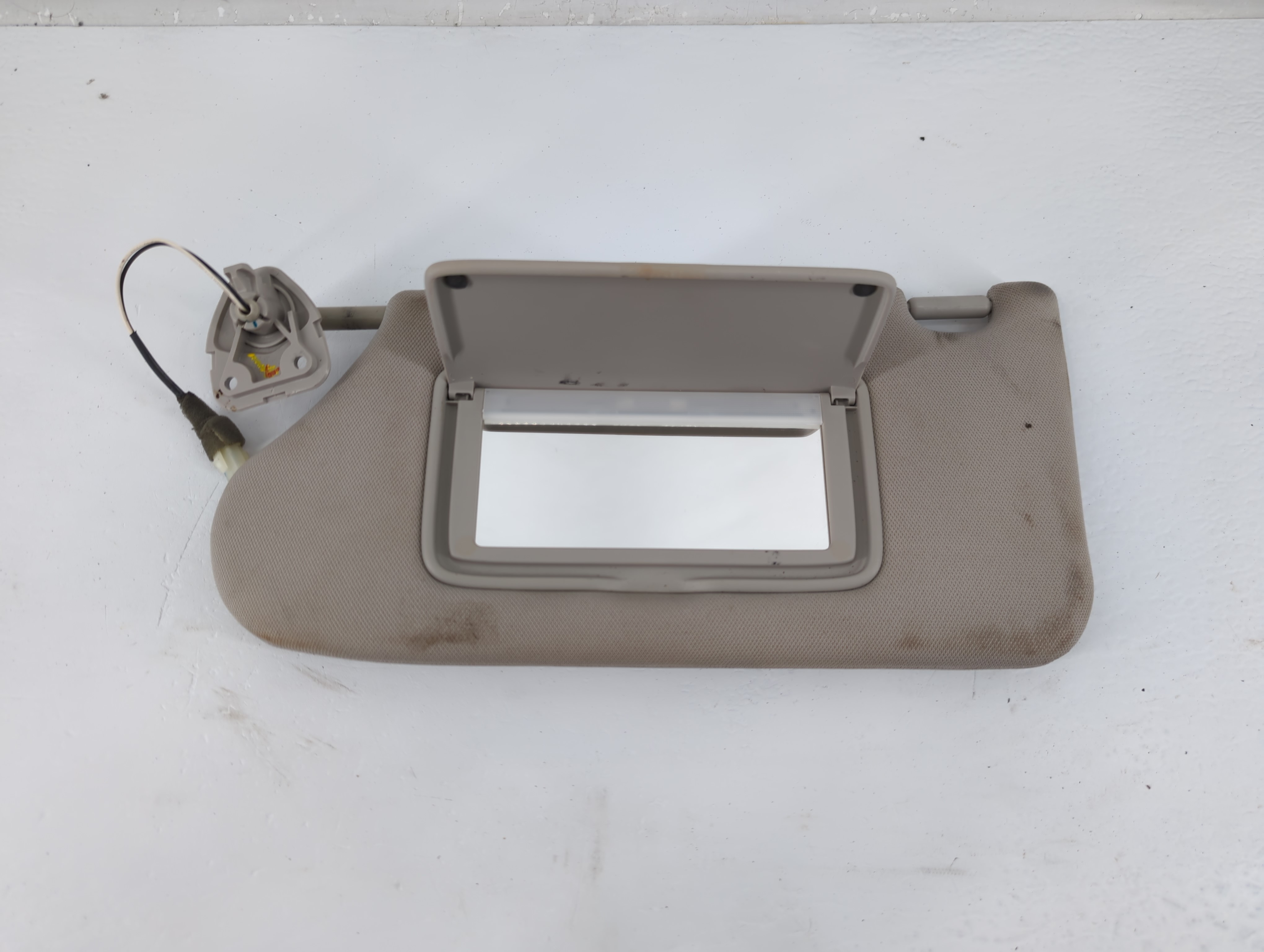 2013-2018 Nissan Altima Driver Sun Visor Mirror Left Sunvisor Gray 1219095 - Oemusedautoparts1.com