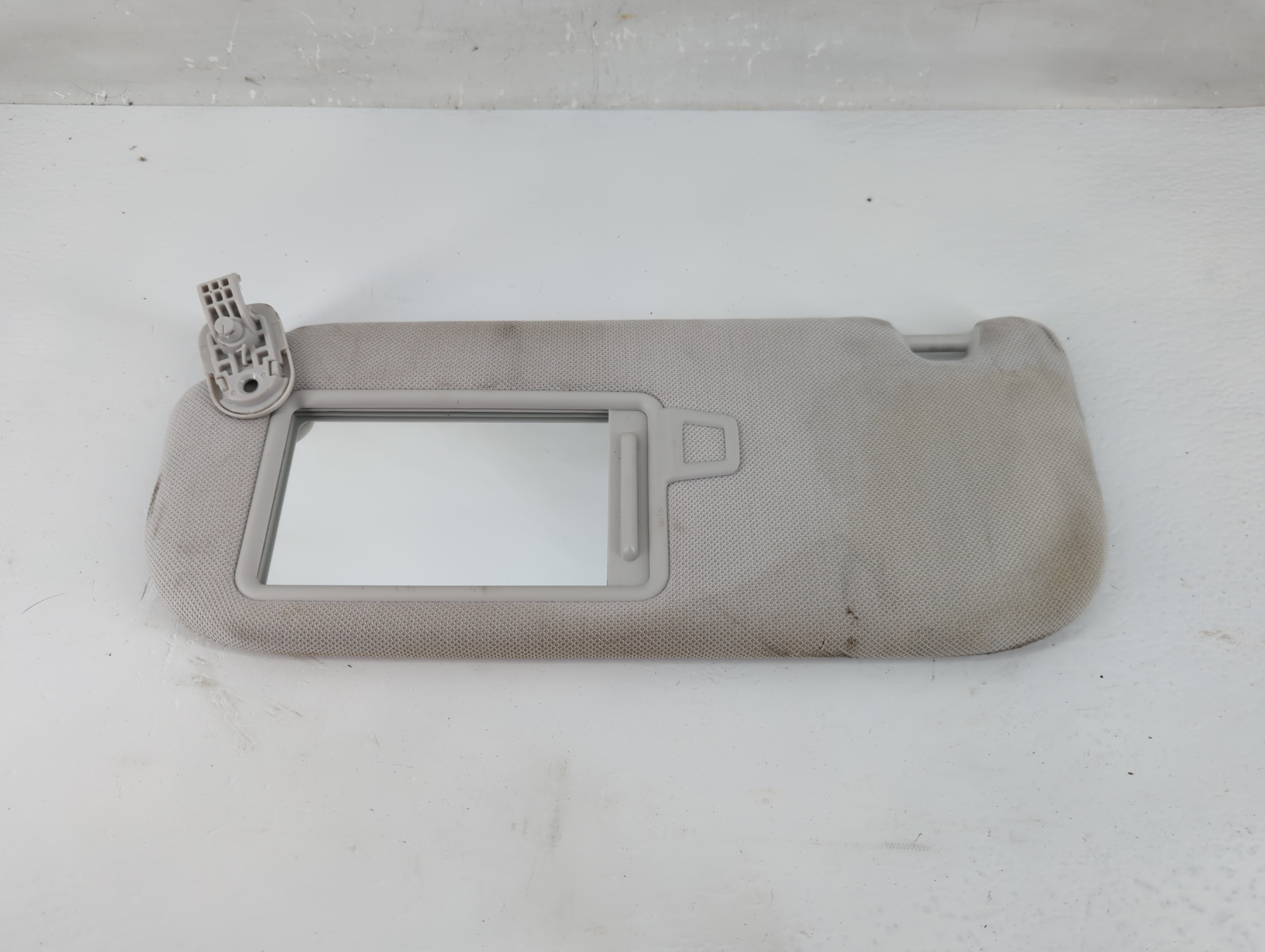 2023 Hyundai Ioniq5 Driver Sun Visor Mirror Left Sunvisor Light Gray 1219098 - Oemusedautoparts1.com