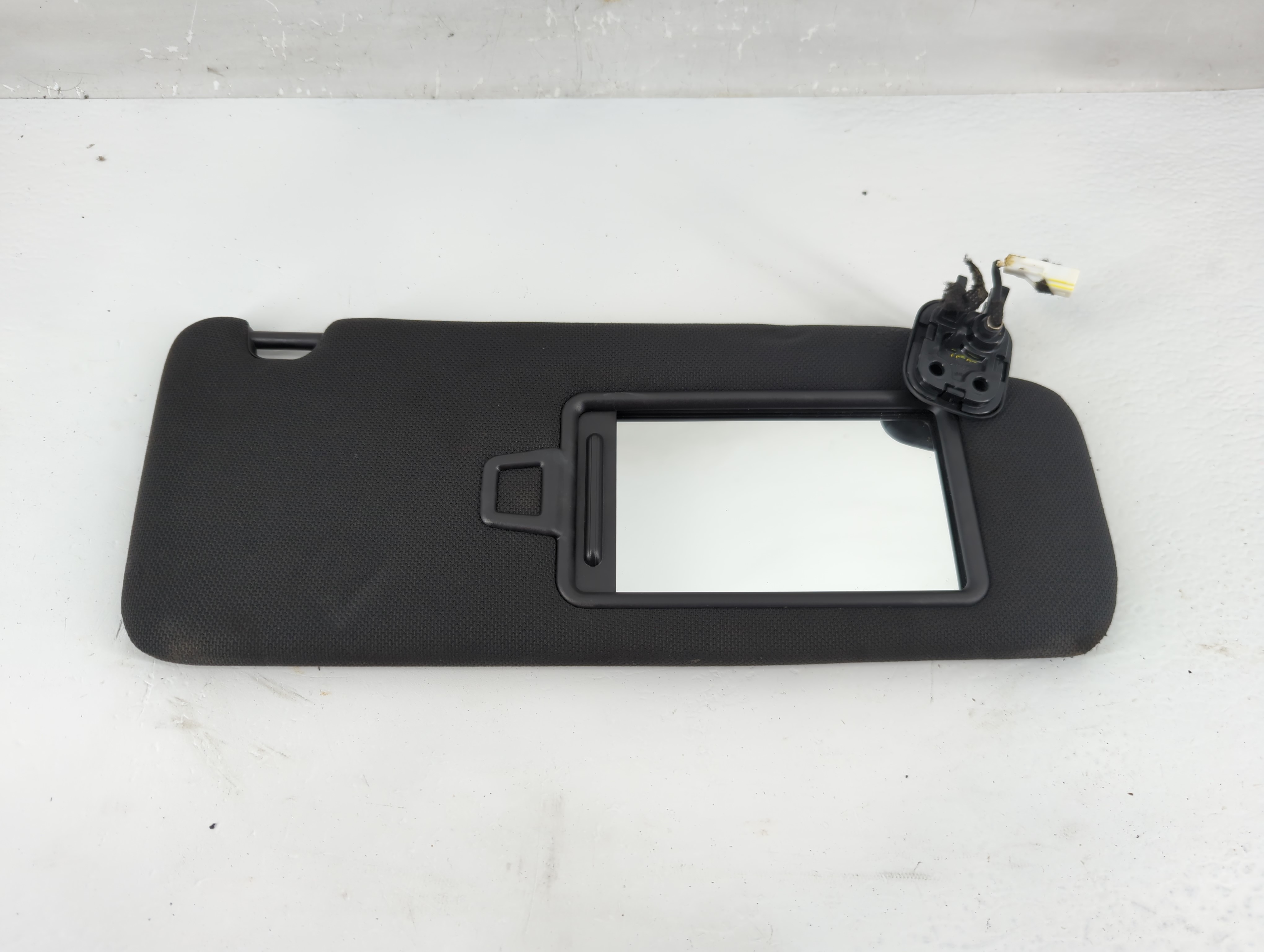 2015-2019 Hyundai Sonata Passenger Sun Visor Mirror Right Sunvisor Black 1219101 - Oemusedautoparts1.com