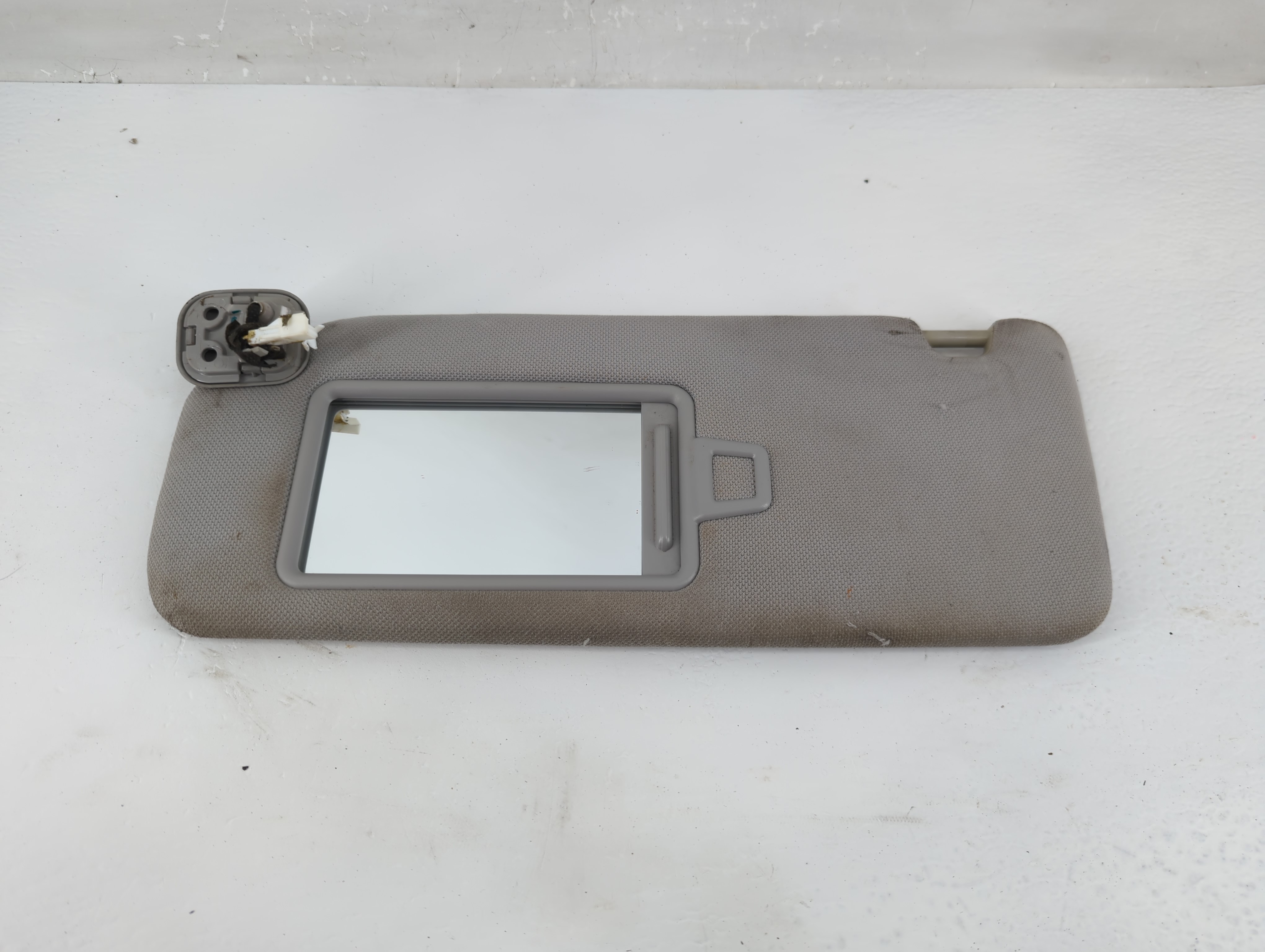2015-2019 Hyundai Sonata Driver Sun Visor Mirror Left Sunvisor Gray 1219106 - Oemusedautoparts1.com