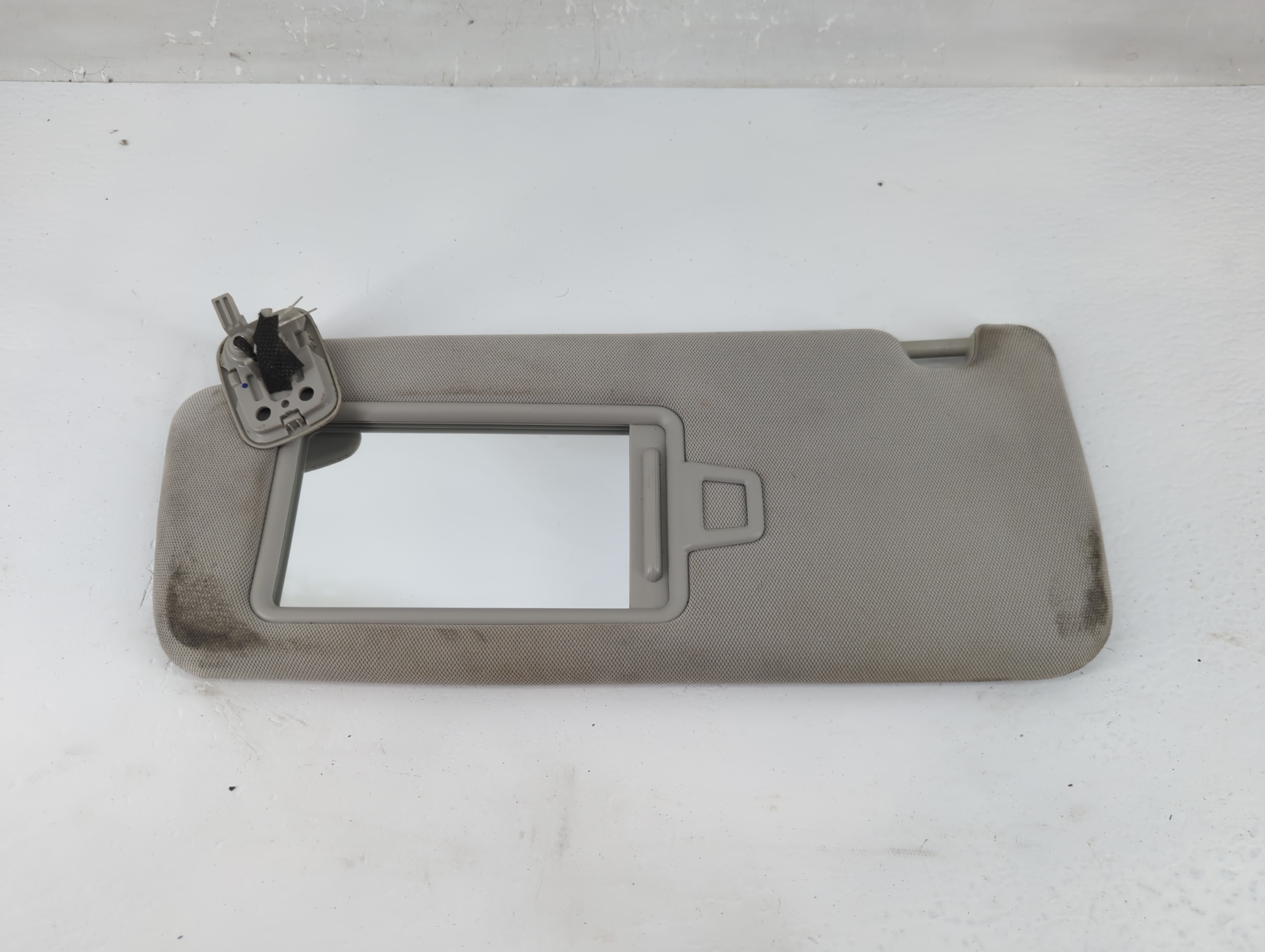 2016-2020 Kia Optima Driver Sun Visor Mirror Left Sunvisor Gray 1219108 - Oemusedautoparts1.com
