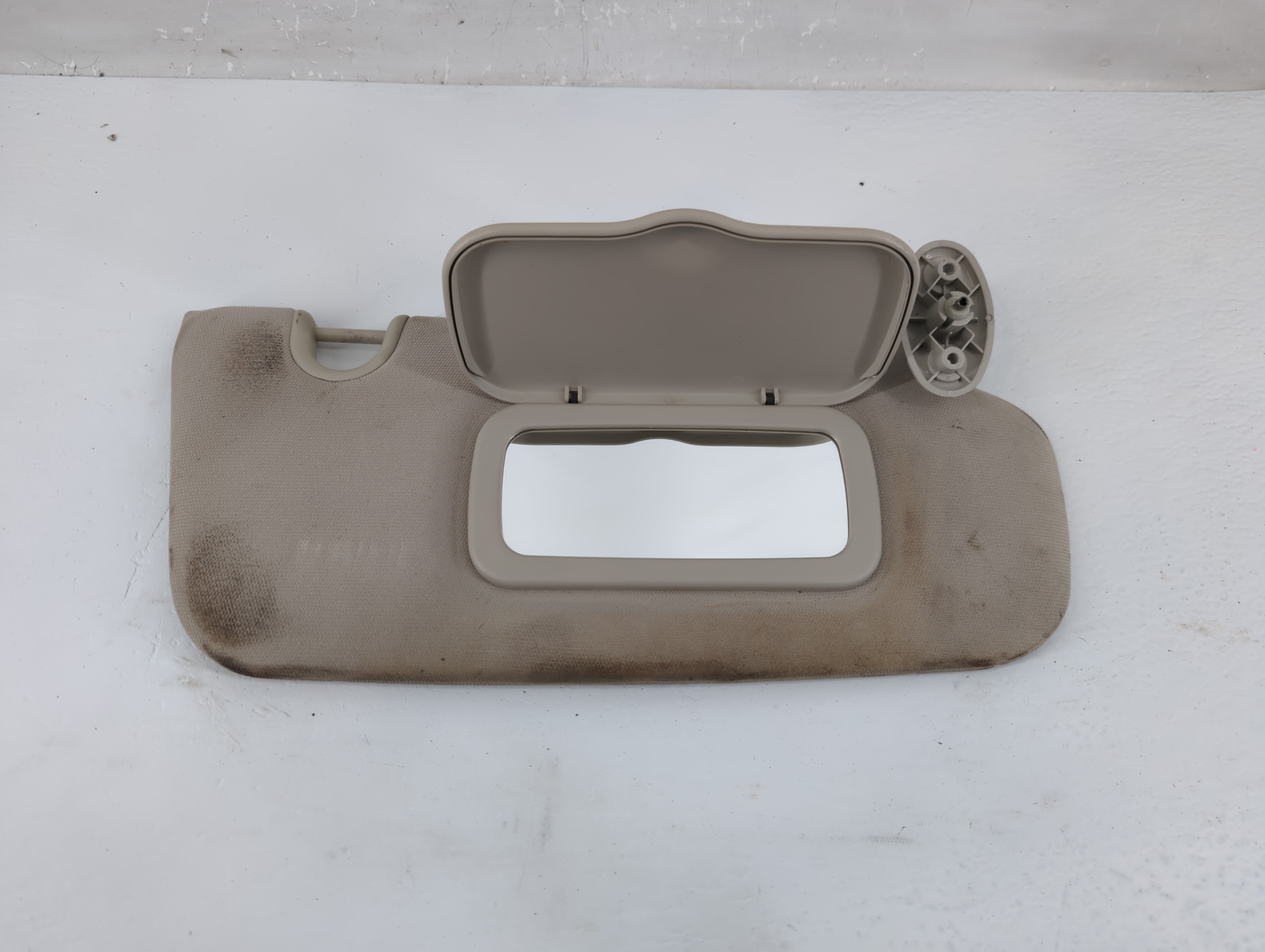2010-2017 Jeep Patriot Passenger Sun Visor Mirror Right Sunvisor Beige 1219109 - Oemusedautoparts1.com
