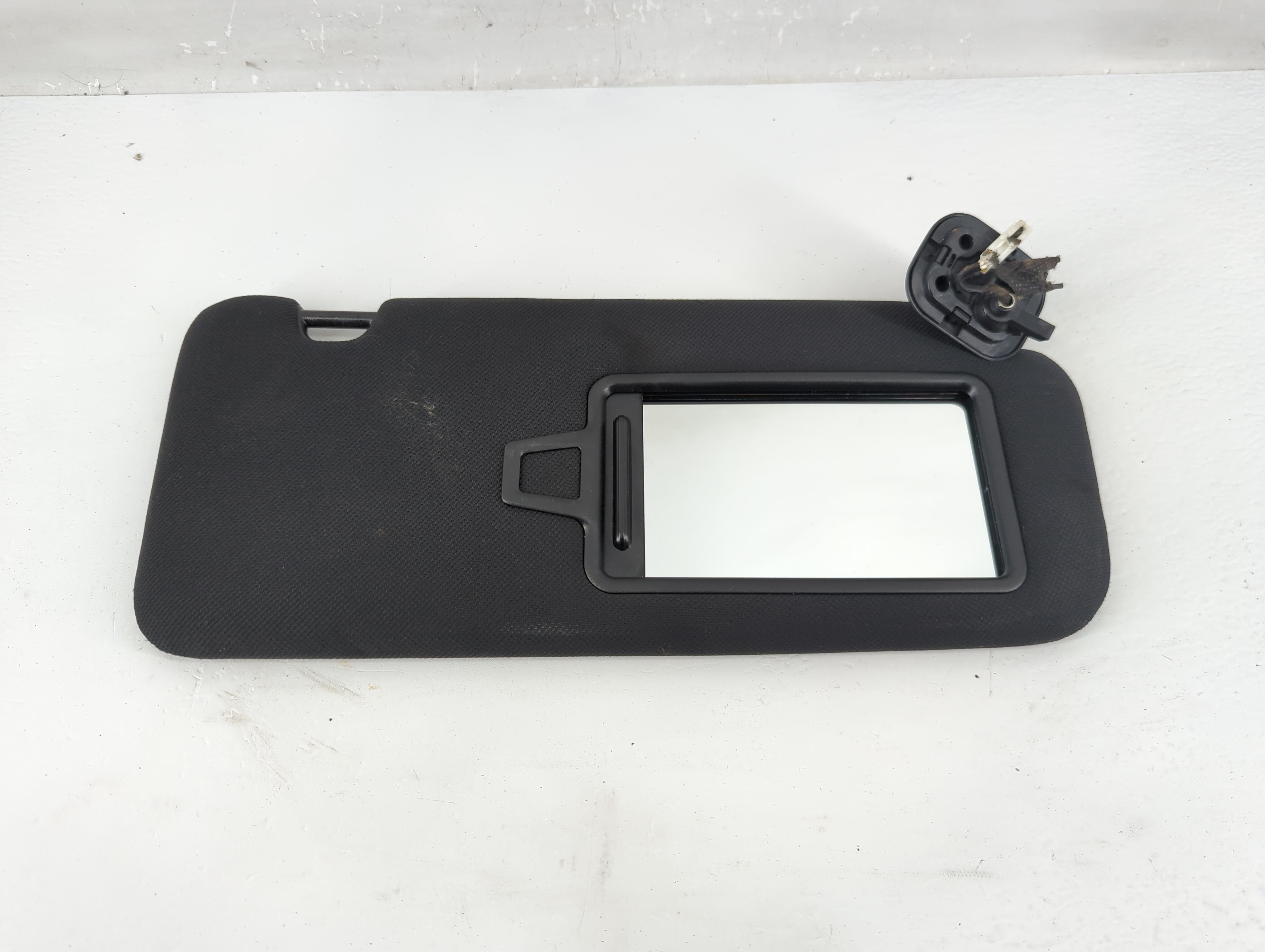 2019-2021 Genesis G70 Passenger Sun Visor Mirror Right Sunvisor Black 1219111 - Oemusedautoparts1.com