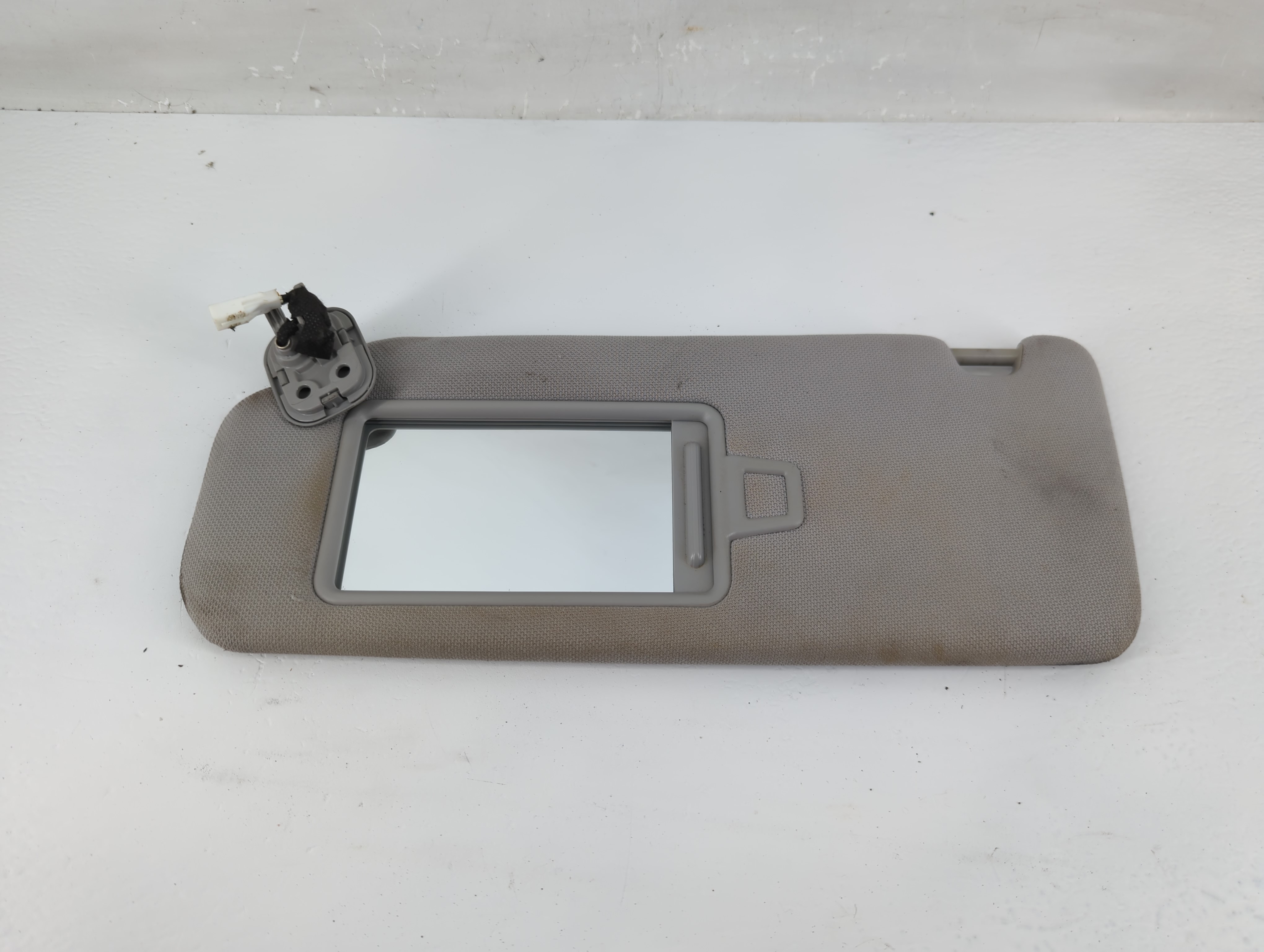 2015-2019 Hyundai Sonata Driver Sun Visor Mirror Left Sunvisor Gray 1219115 - Oemusedautoparts1.com