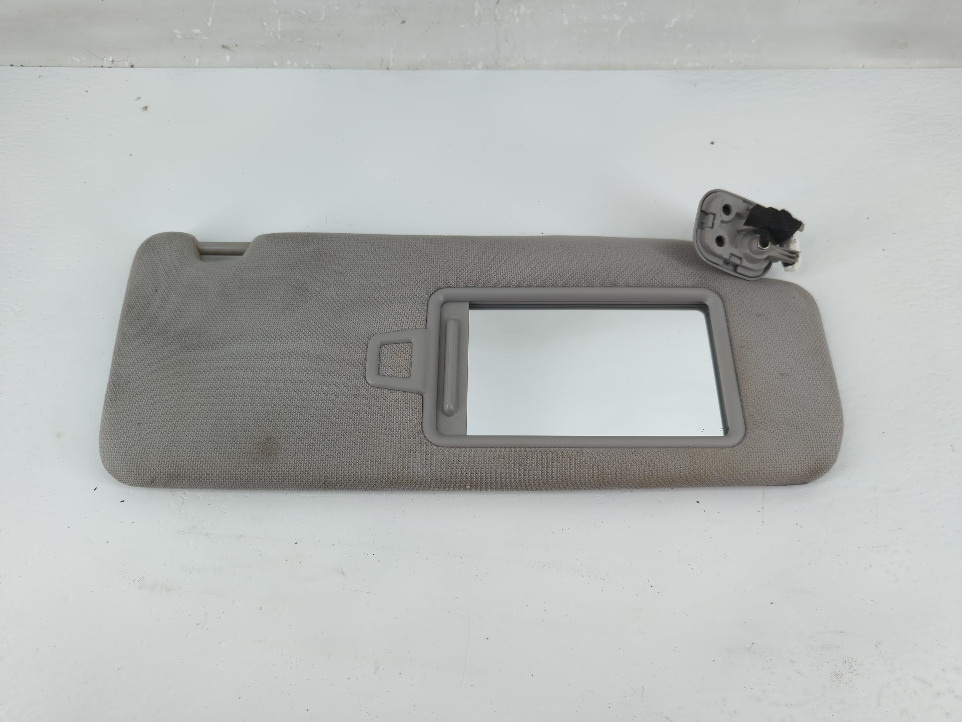2015-2019 Hyundai Sonata Passenger Sun Visor Mirror Right Sunvisor Gray 1219116 - Oemusedautoparts1.com