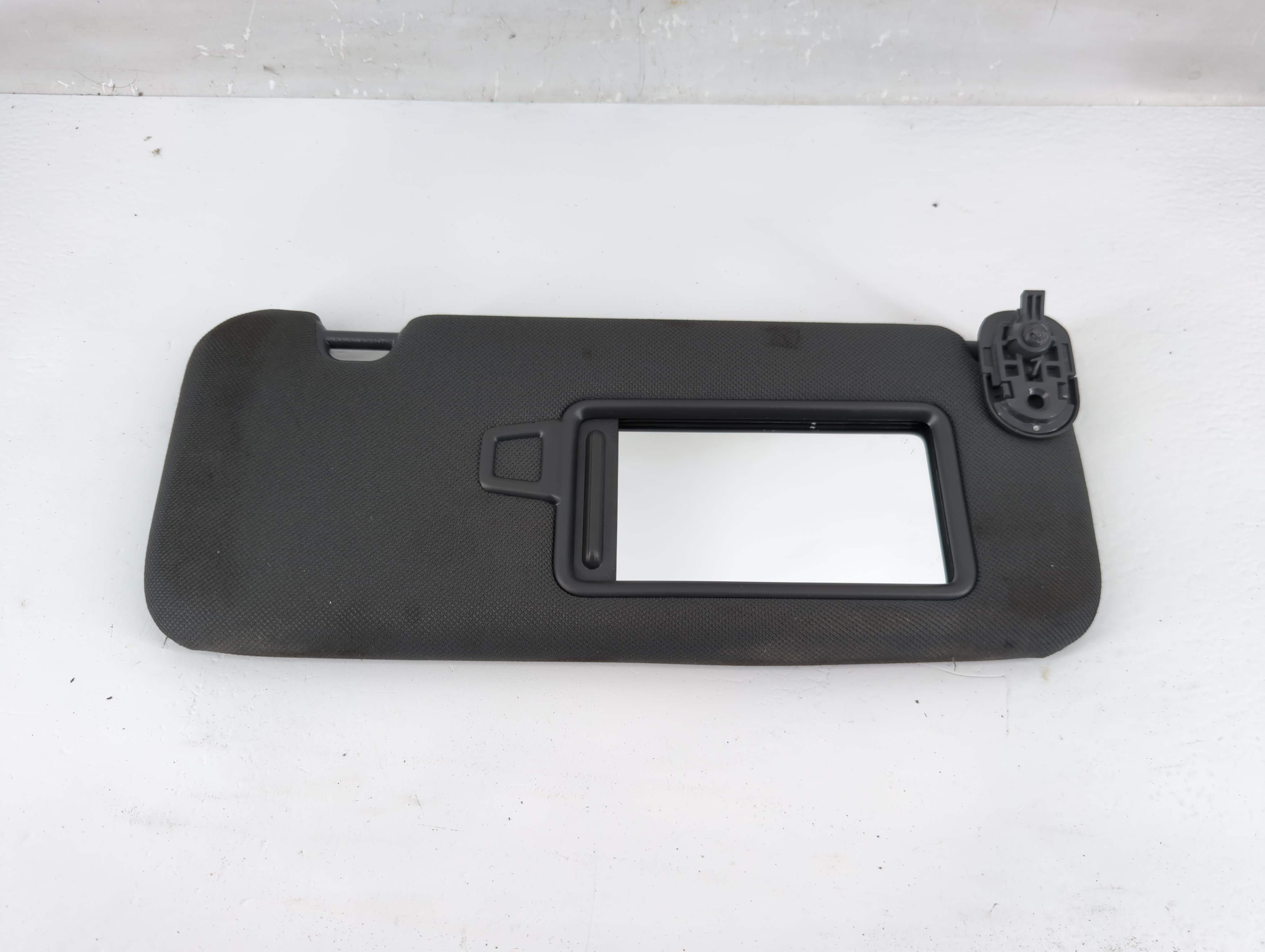 2024 Hyundai Sonata Passenger Sun Visor Mirror Right Sunvisor Black 1219119 - Oemusedautoparts1.com