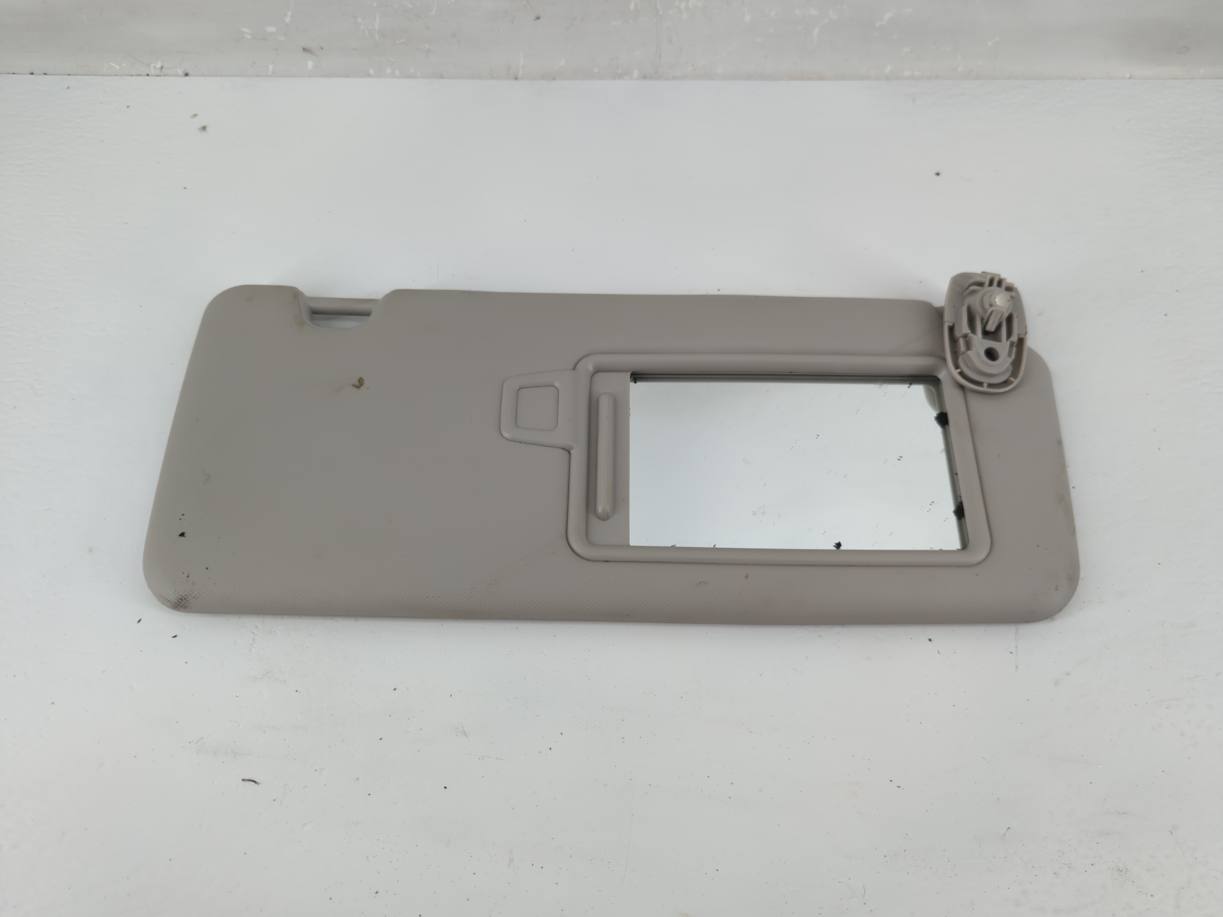 2022-2022 Hyundai Tucson Passenger Sun Visor Mirror Right Sunvisor Gray 1219120 - Oemusedautoparts1.com