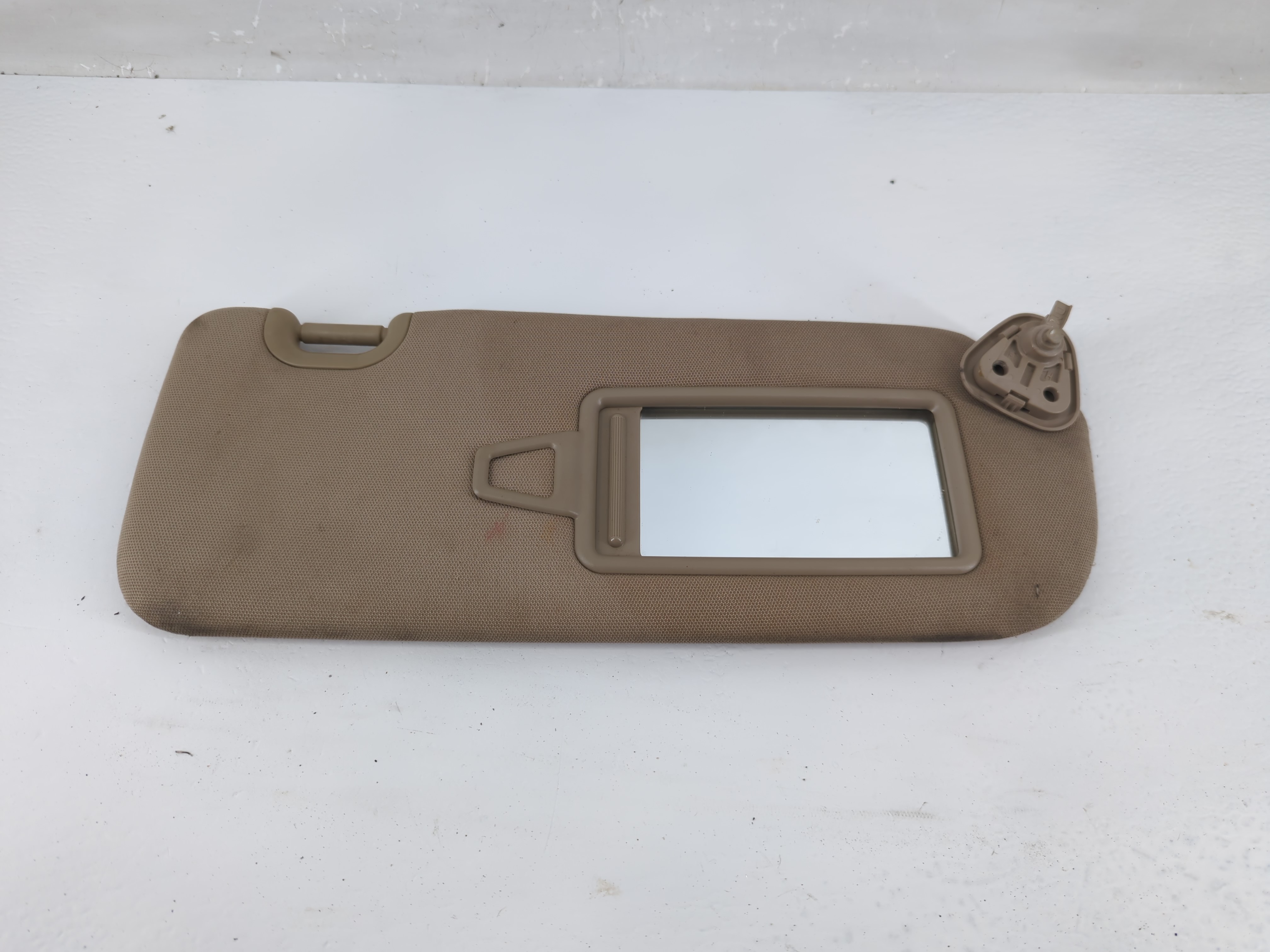 2013-2019 Hyundai Santa Fe Driver Sun Visor Mirror Left Sunvisor Tan 1219121 - Oemusedautoparts1.com
