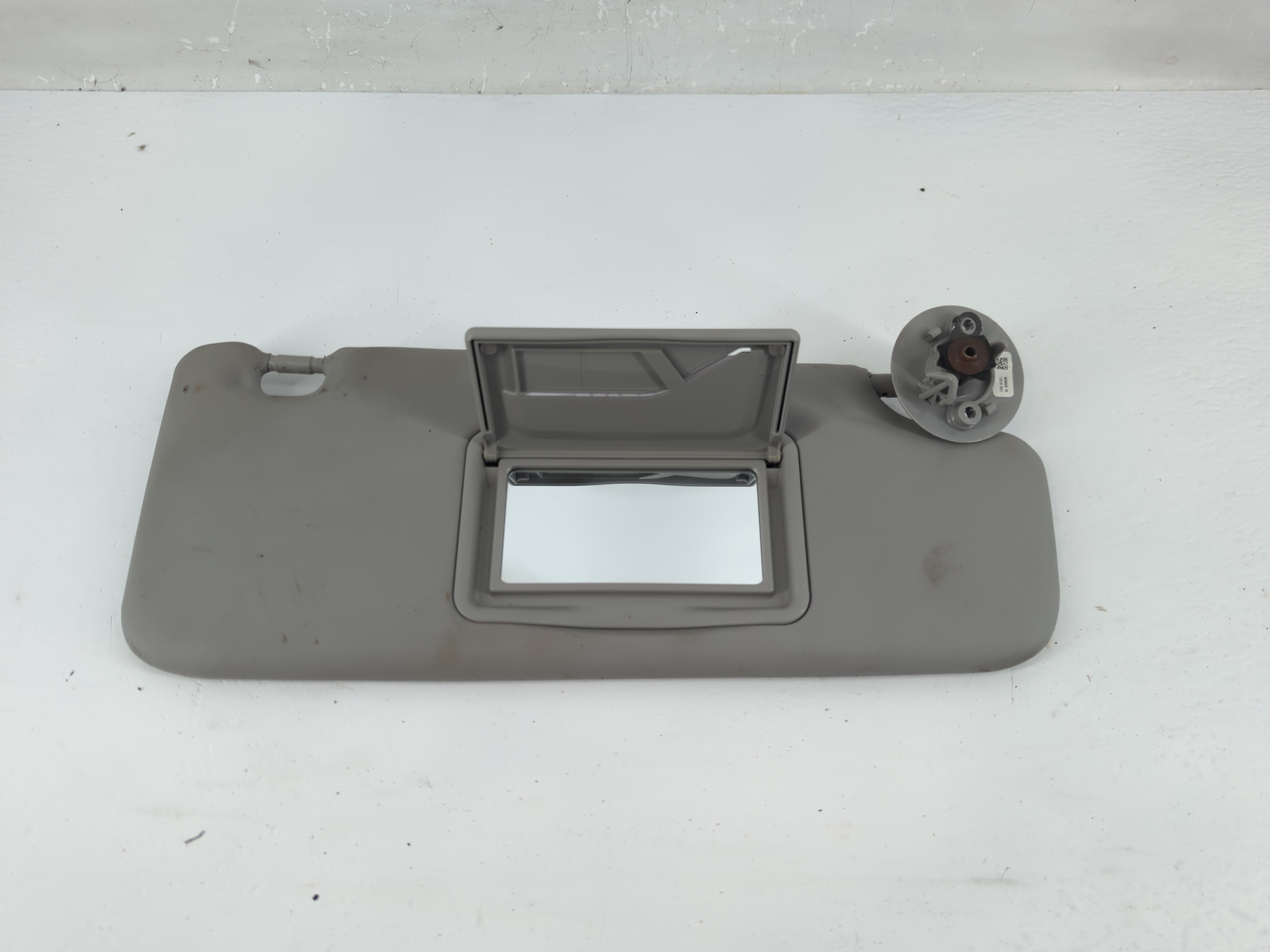 2016-2022 Chevrolet Spark Driver Sun Visor Mirror Left Sunvisor Grey 1219123 - Oemusedautoparts1.com