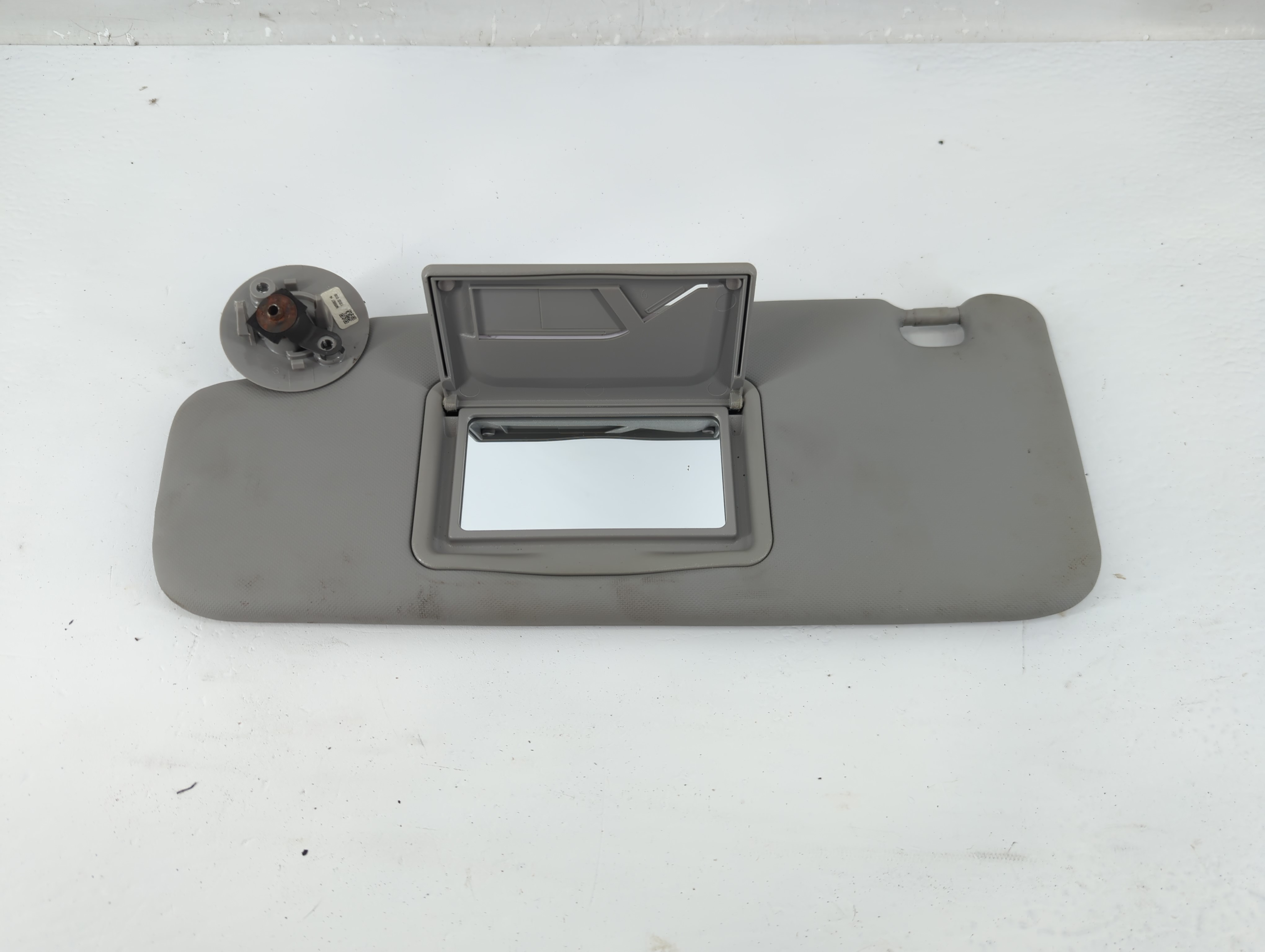 2016-2022 Chevrolet Spark Driver Sun Visor Mirror Left Sunvisor Gray 1219124 - Oemusedautoparts1.com