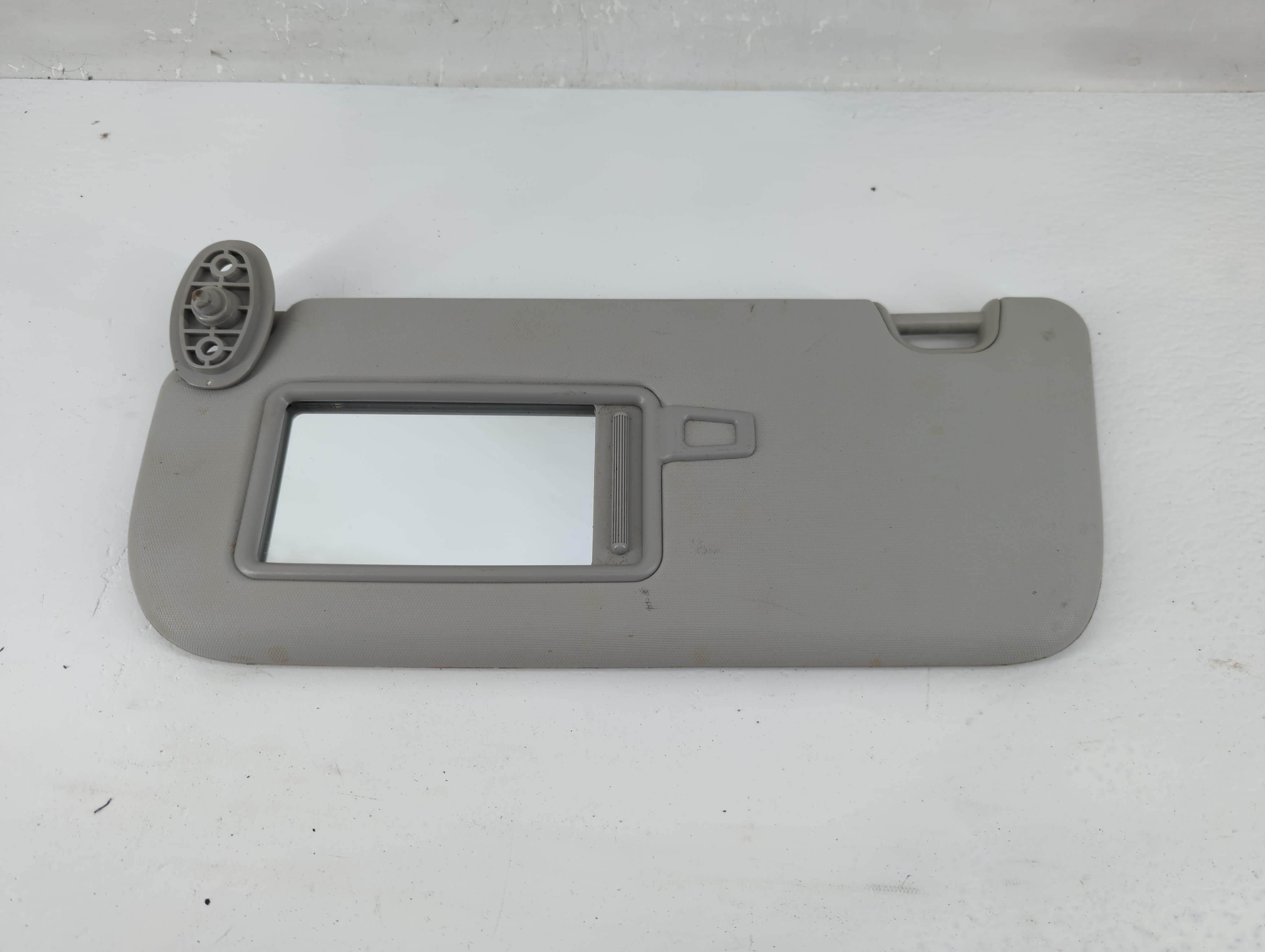 2014-2019 Kia Soul Driver Sun Visor Mirror Left Sunvisor Grey 1219125 - Oemusedautoparts1.com