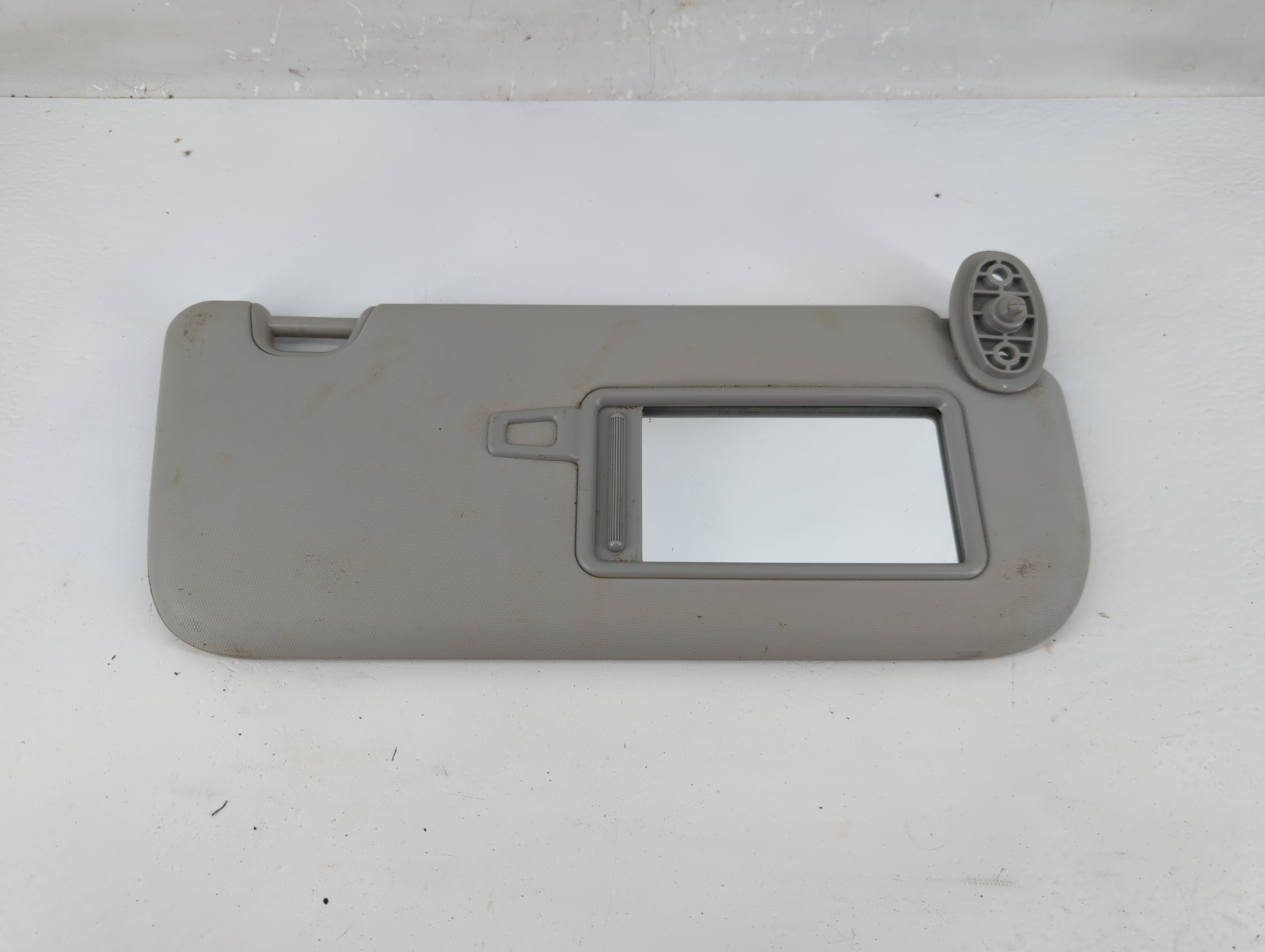 2014-2019 Kia Soul Passenger Sun Visor Mirror Right Sunvisor Grey 1219126 - Oemusedautoparts1.com