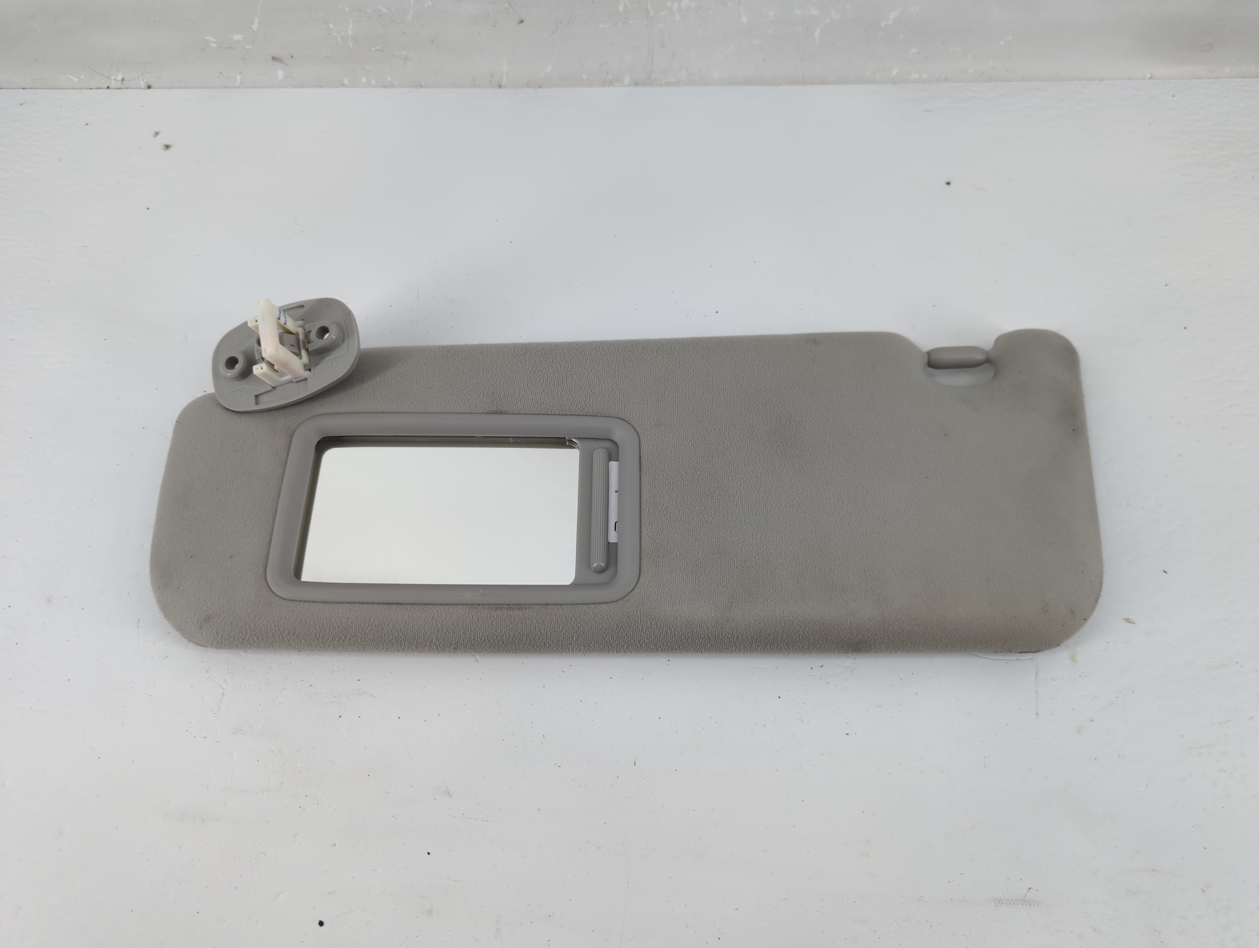 2010-2015 Toyota Prius Passenger Sun Visor Mirror Right Sunvisor Grey 1219130 - Oemusedautoparts1.com