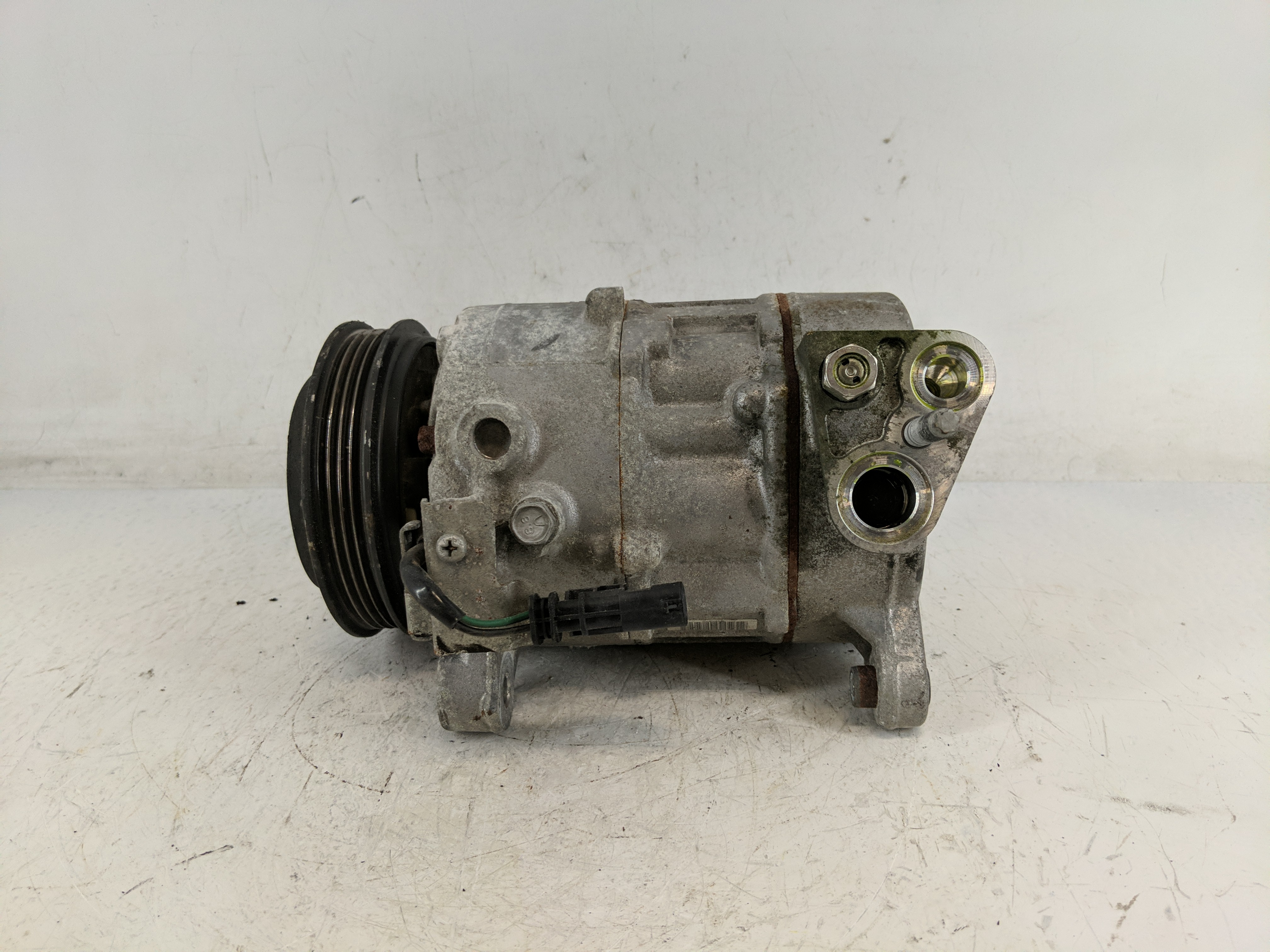 Picture of Chevrolet Silverado 1500 Air Conditioning A/c Ac Compressor Oem 1219188
