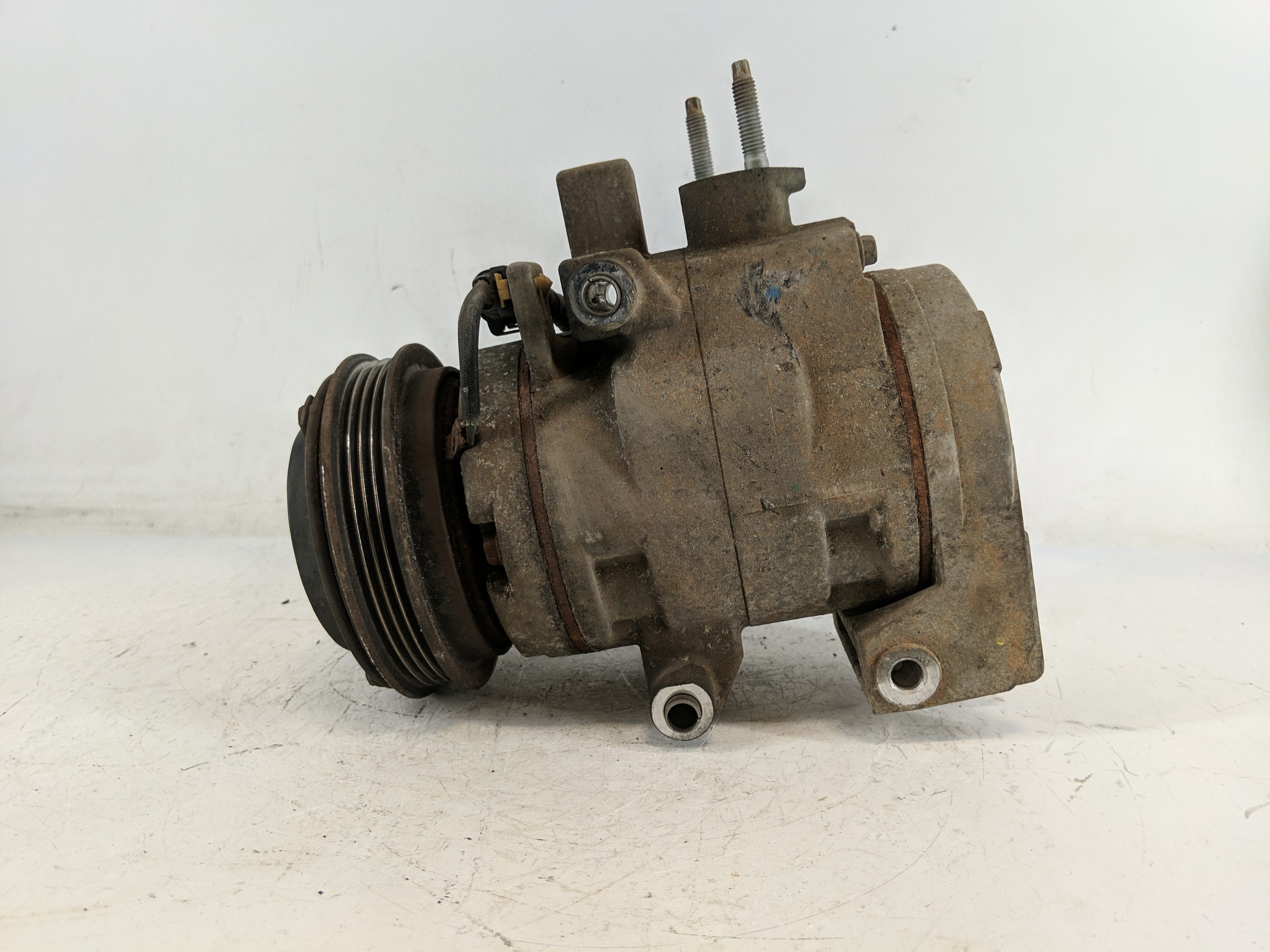 2015-2016 Ford F-150 Air Conditioning A/c Ac Compressor Oem 1219190 - Oemusedautoparts1.com