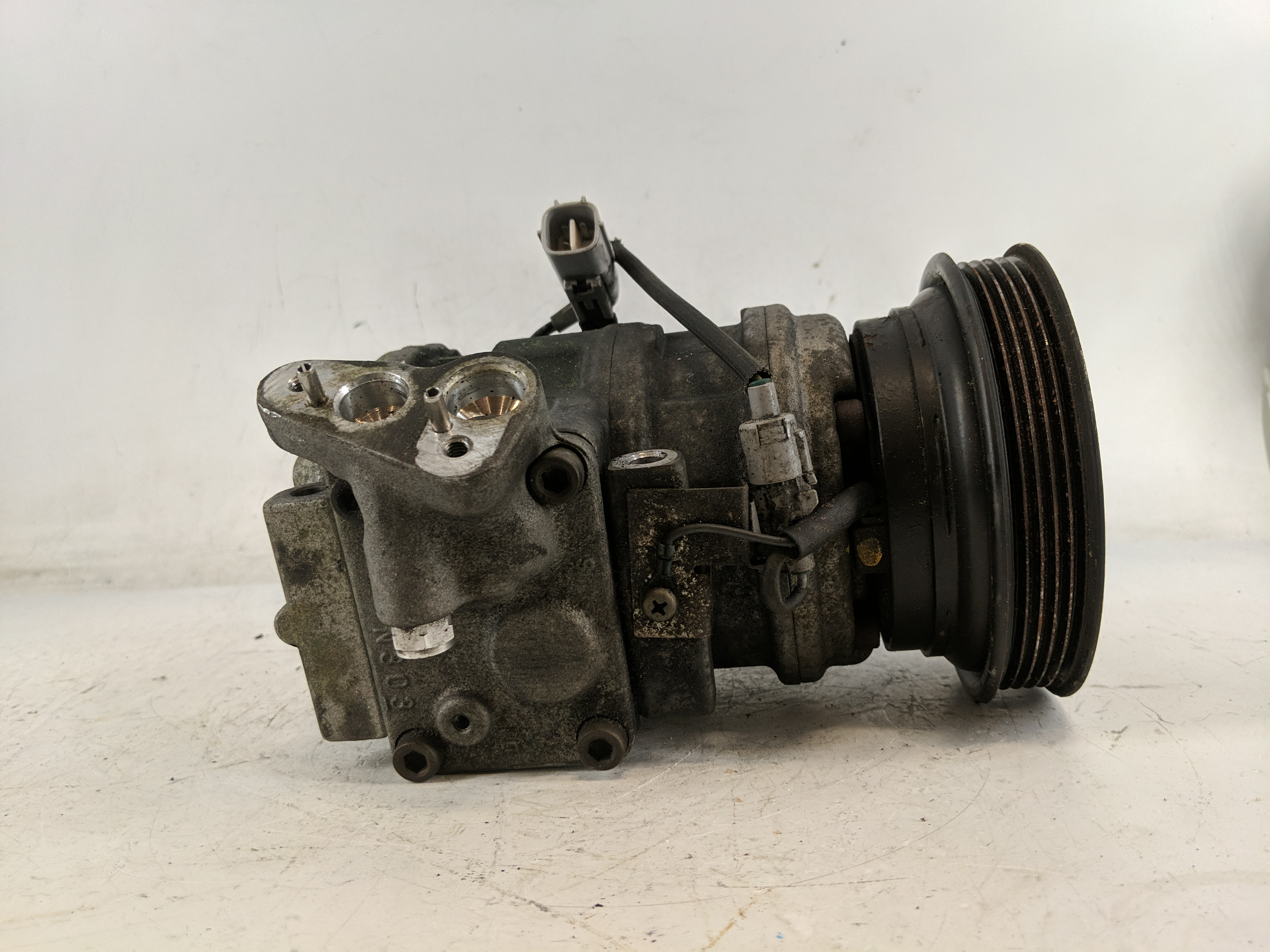1997-2001 Toyota Camry Air Conditioning A/c Ac Compressor Oem 1219221 - Oemusedautoparts1.com