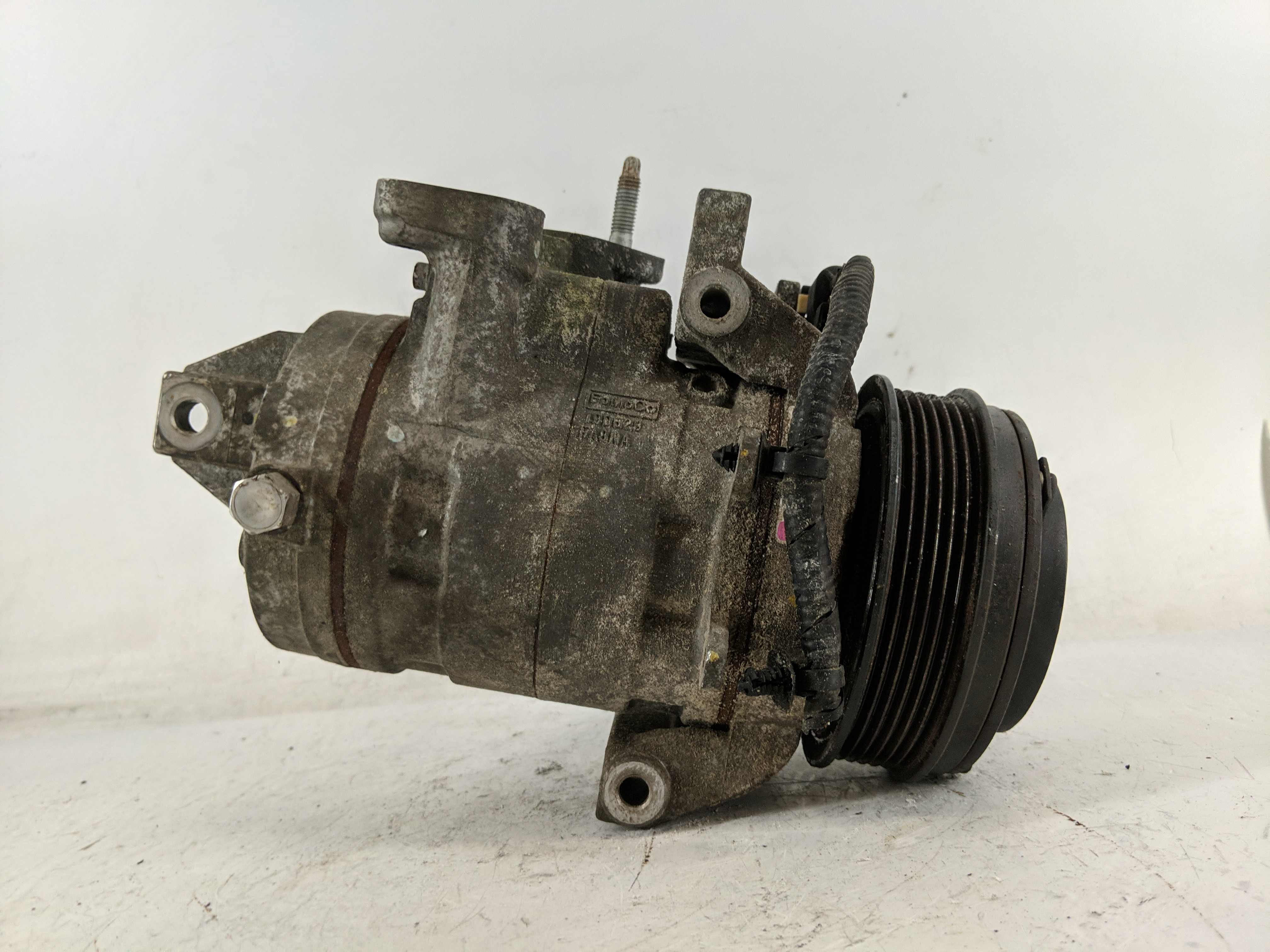 2017-2017 Ford F-150 Air Conditioning A/c Ac Compressor Oem 1219228 - Oemusedautoparts1.com