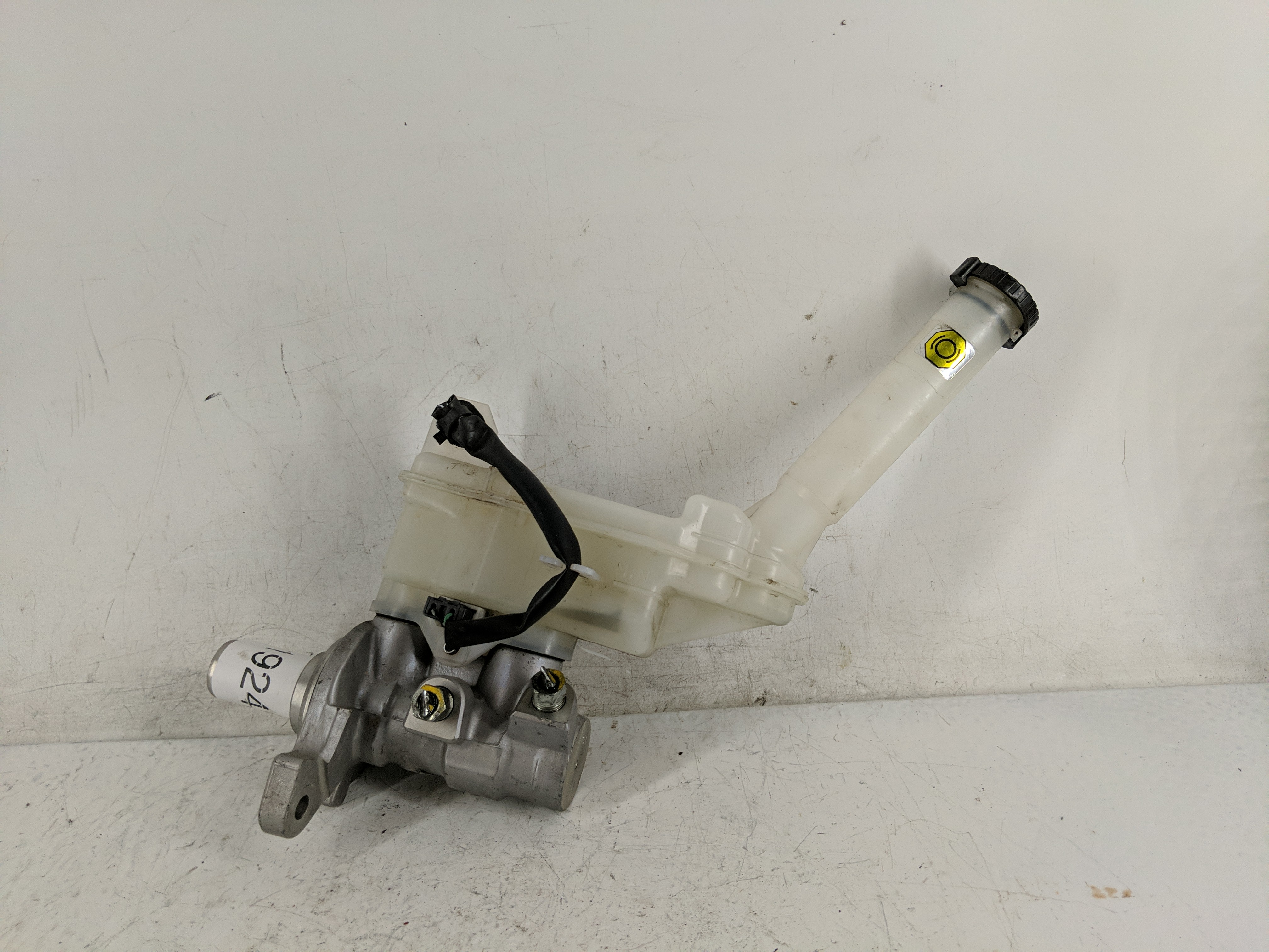 2011-2017 Nissan Juke Brake Master Cylinder 1219243 - Oemusedautoparts1.com