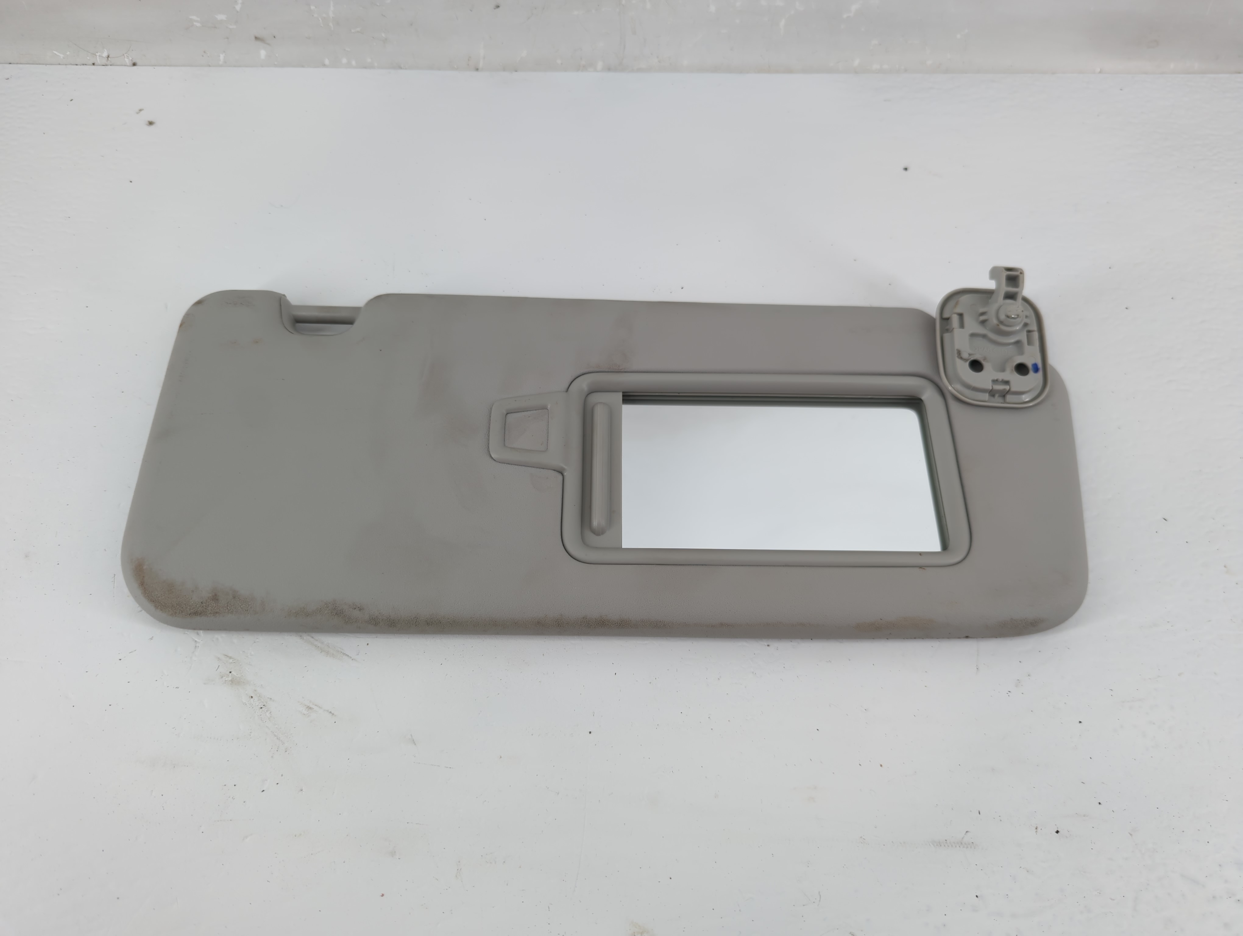 2017-2020 Kia Niro Passenger Sun Visor Mirror Right Sunvisor Gray 1219273 - Oemusedautoparts1.com