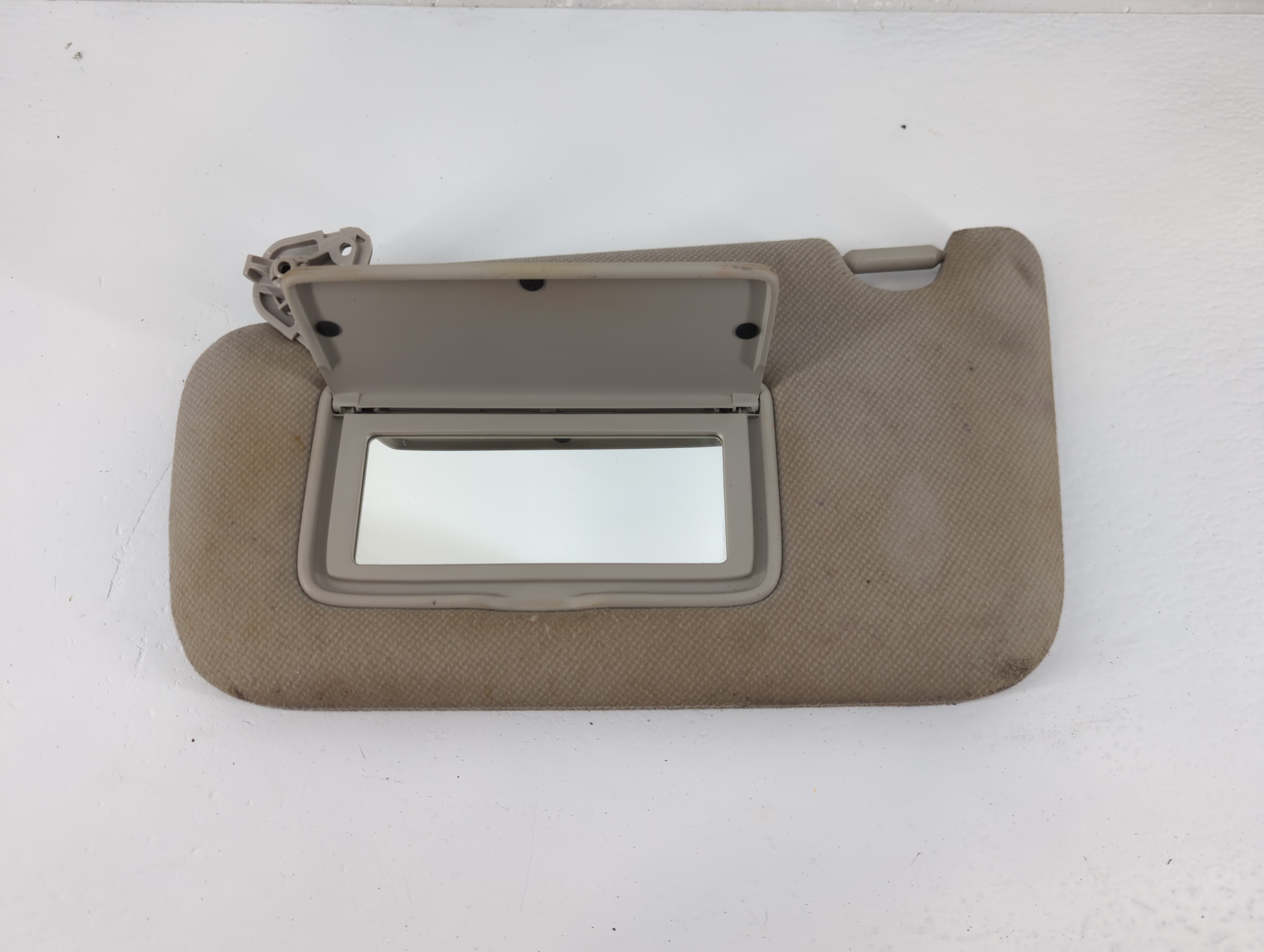 2013-2019 Nissan Sentra Driver Sun Visor Mirror Left Sunvisor Tan 1219276 - Oemusedautoparts1.com