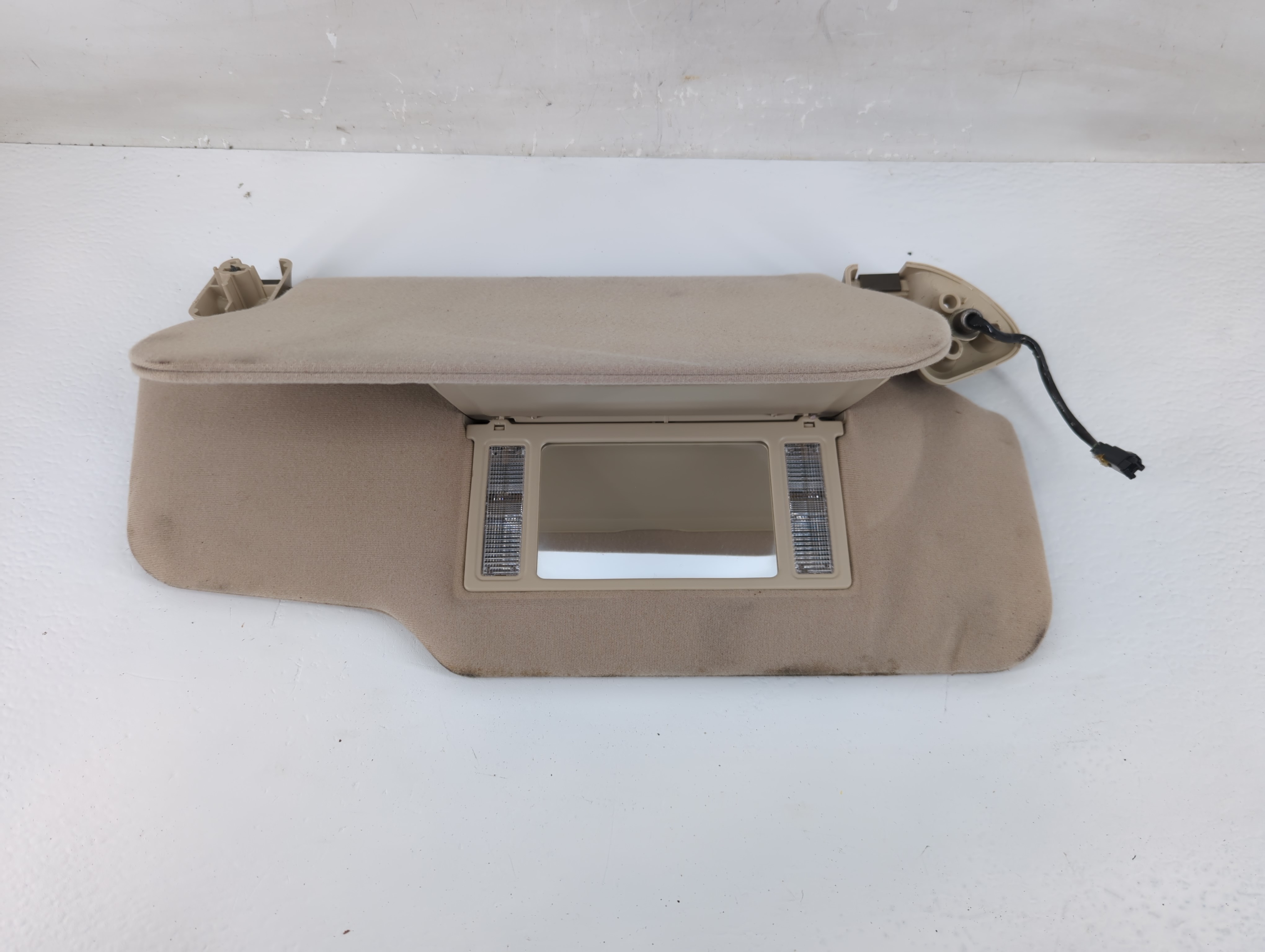 Picture of Pontiac Grand Am Passenger Sun Visor Mirror Right Sunvisor Beige 1219277