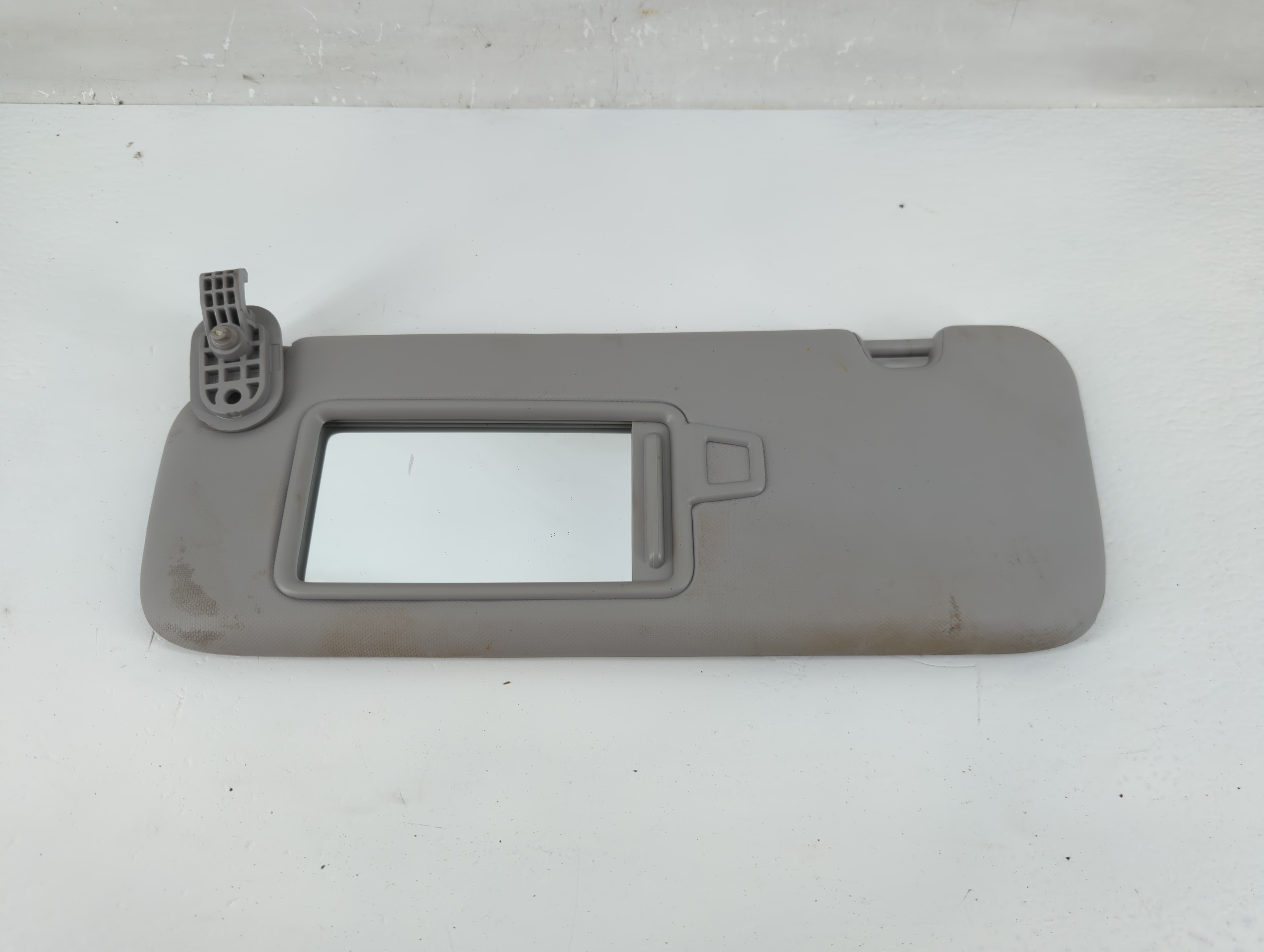 2017-2020 Hyundai Elantra Driver Sun Visor Mirror Left Sunvisor Gray 1219280 - Oemusedautoparts1.com