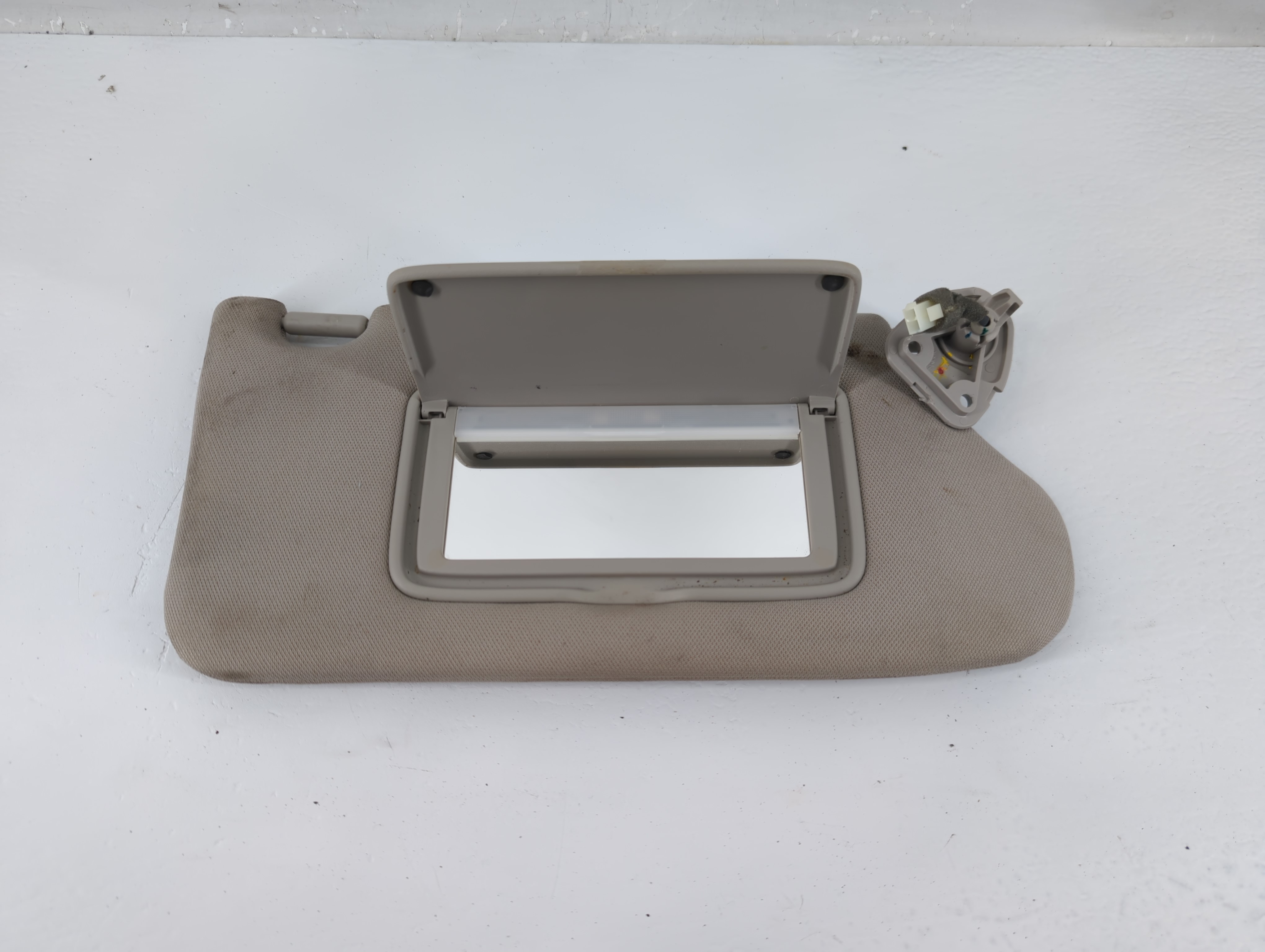 2013-2018 Nissan Altima Passenger Sun Visor Mirror Right Sunvisor Gray 1219282 - Oemusedautoparts1.com