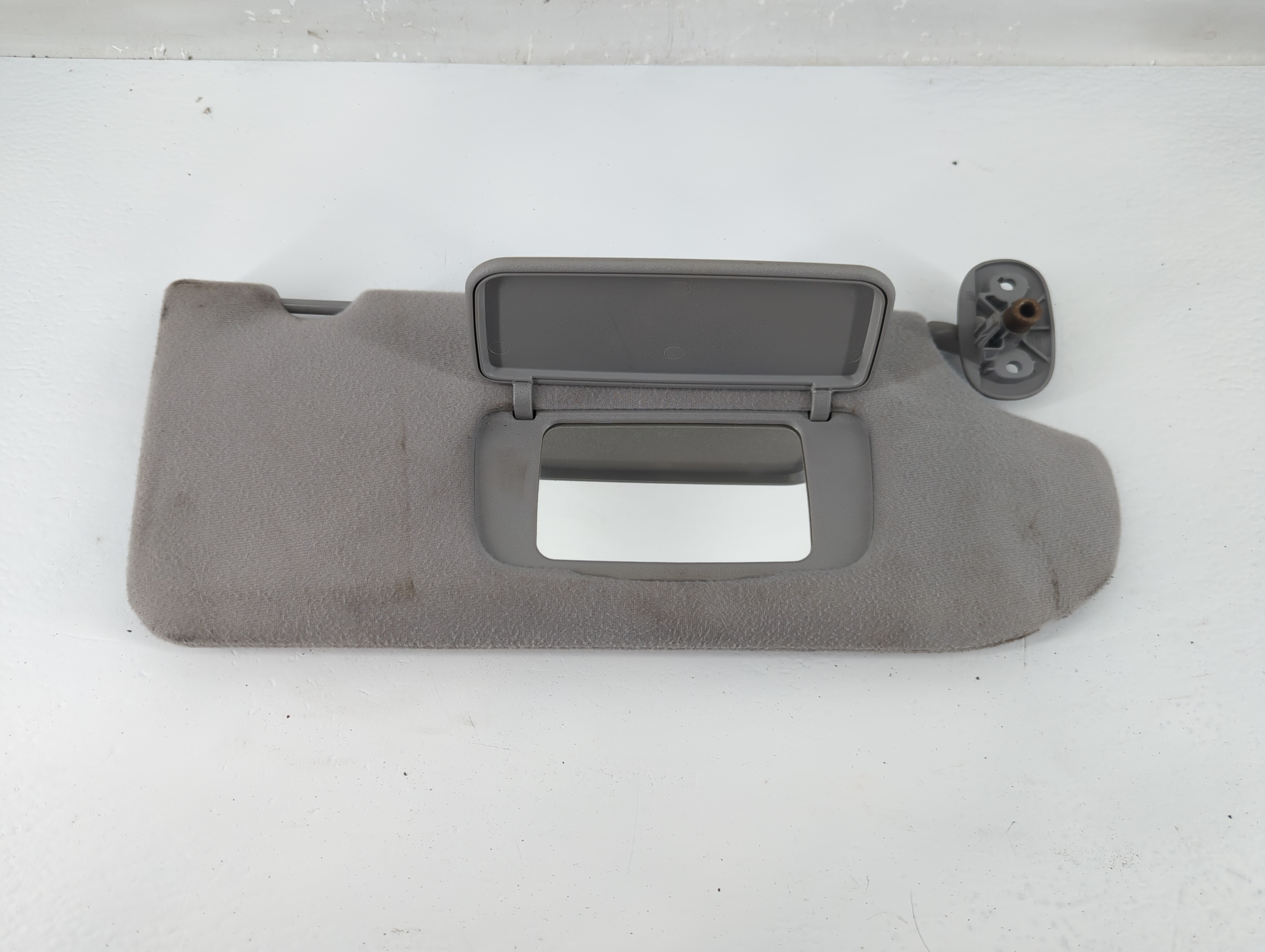 2004-2009 Mitsubishi Galant Passenger Sun Visor Mirror Right Sunvisor 1219289 - Oemusedautoparts1.com