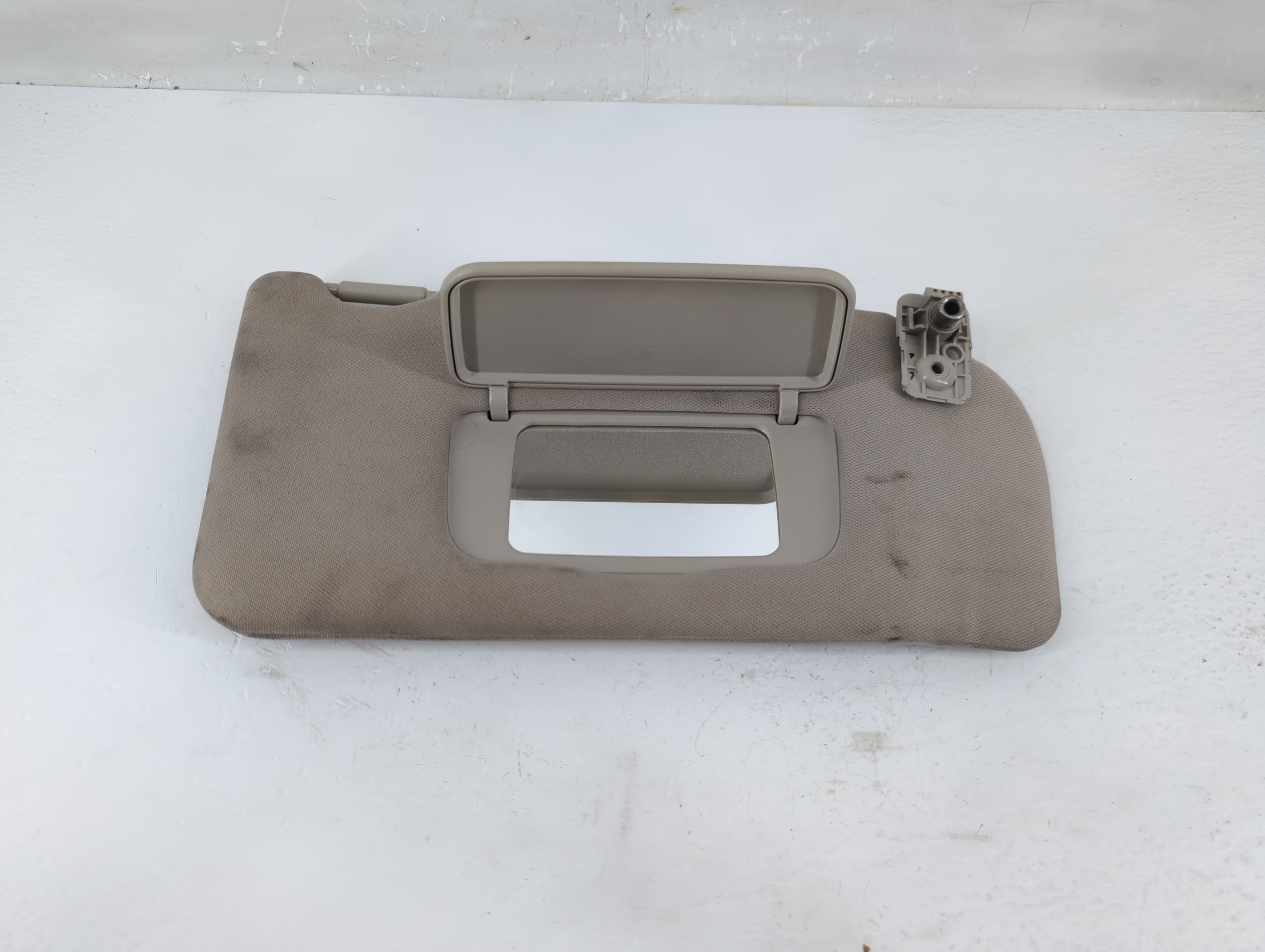 2010-2012 Nissan Altima Passenger Sun Visor Mirror Right Sunvisor 1219316 - Oemusedautoparts1.com