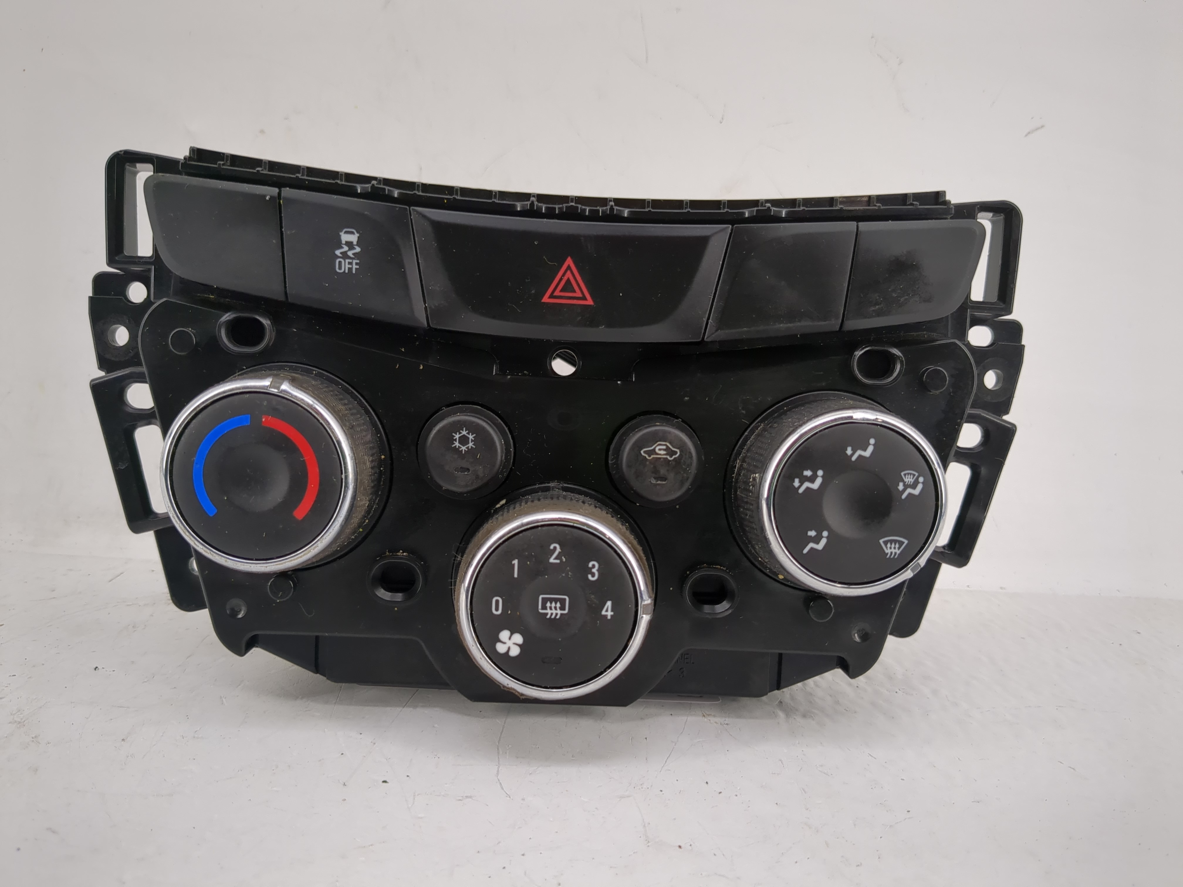 2017-2021 Chevrolet Trax Ac Heater Roof Climate Control 42588188 1219340 - Oemusedautoparts1.com