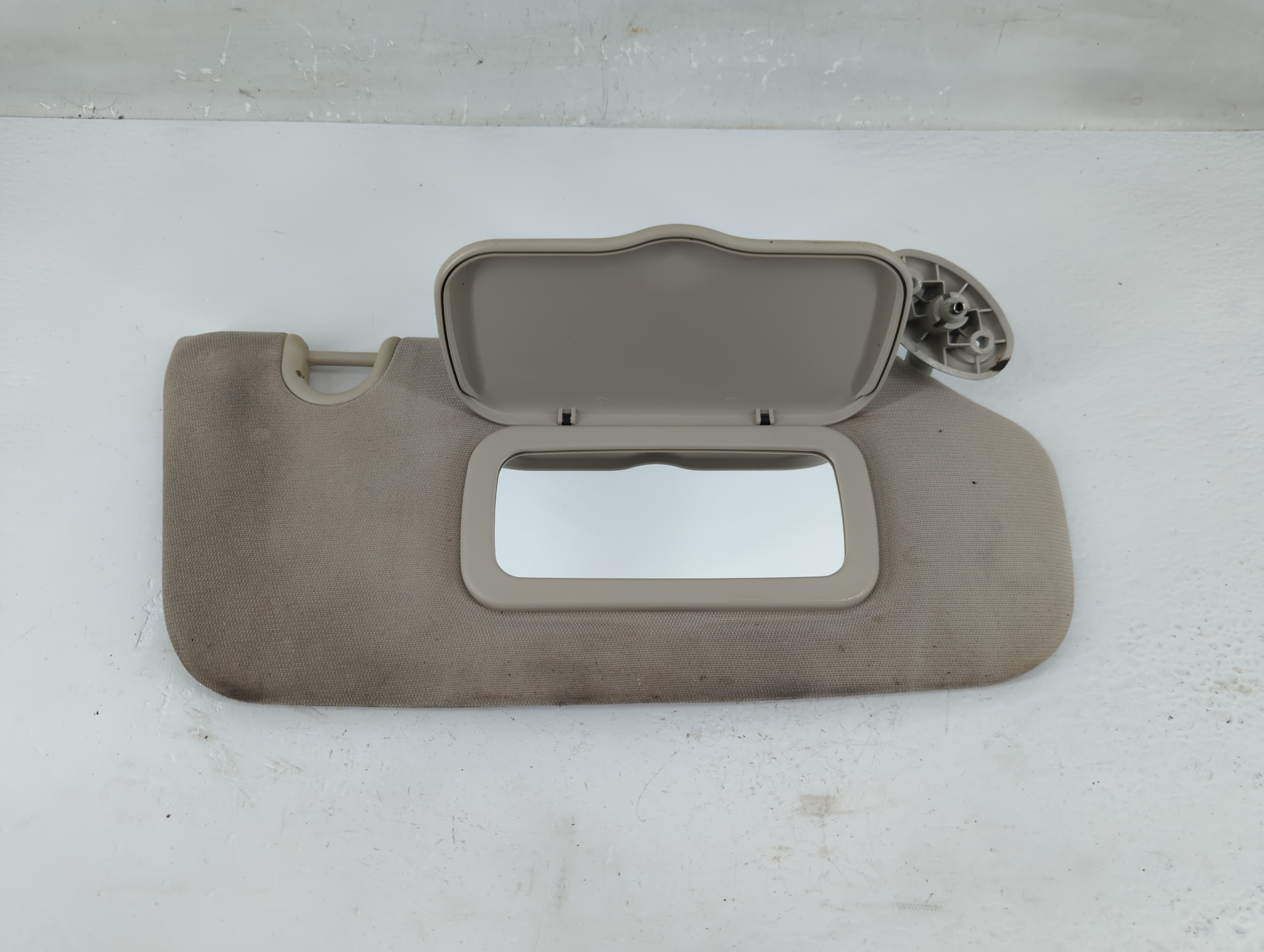 2010-2017 Jeep Compass Passenger Sun Visor Mirror Right Sunvisor 1219365 - Oemusedautoparts1.com