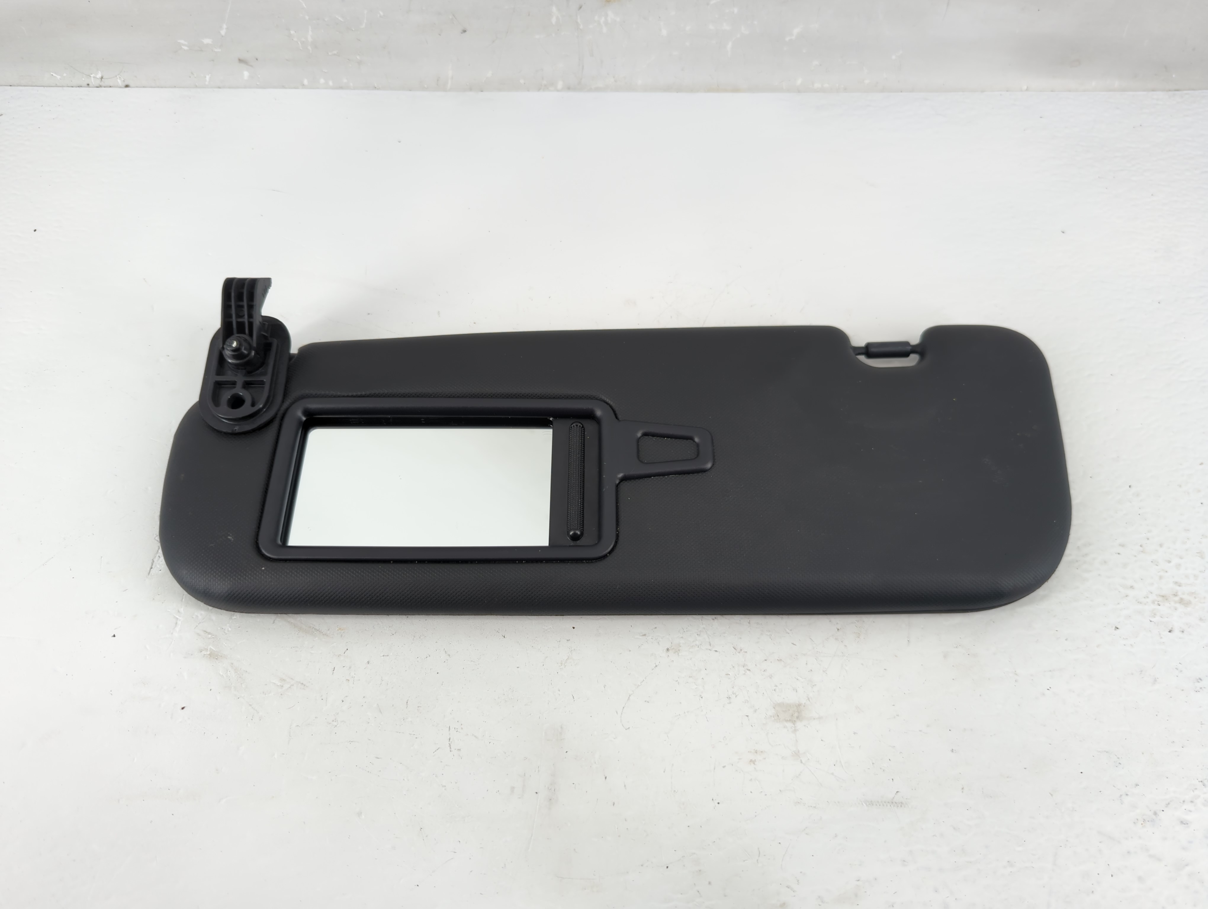 2016-2017 Hyundai Veloster Driver Sun Visor Mirror Left Sunvisor Black 1219372 - Oemusedautoparts1.com