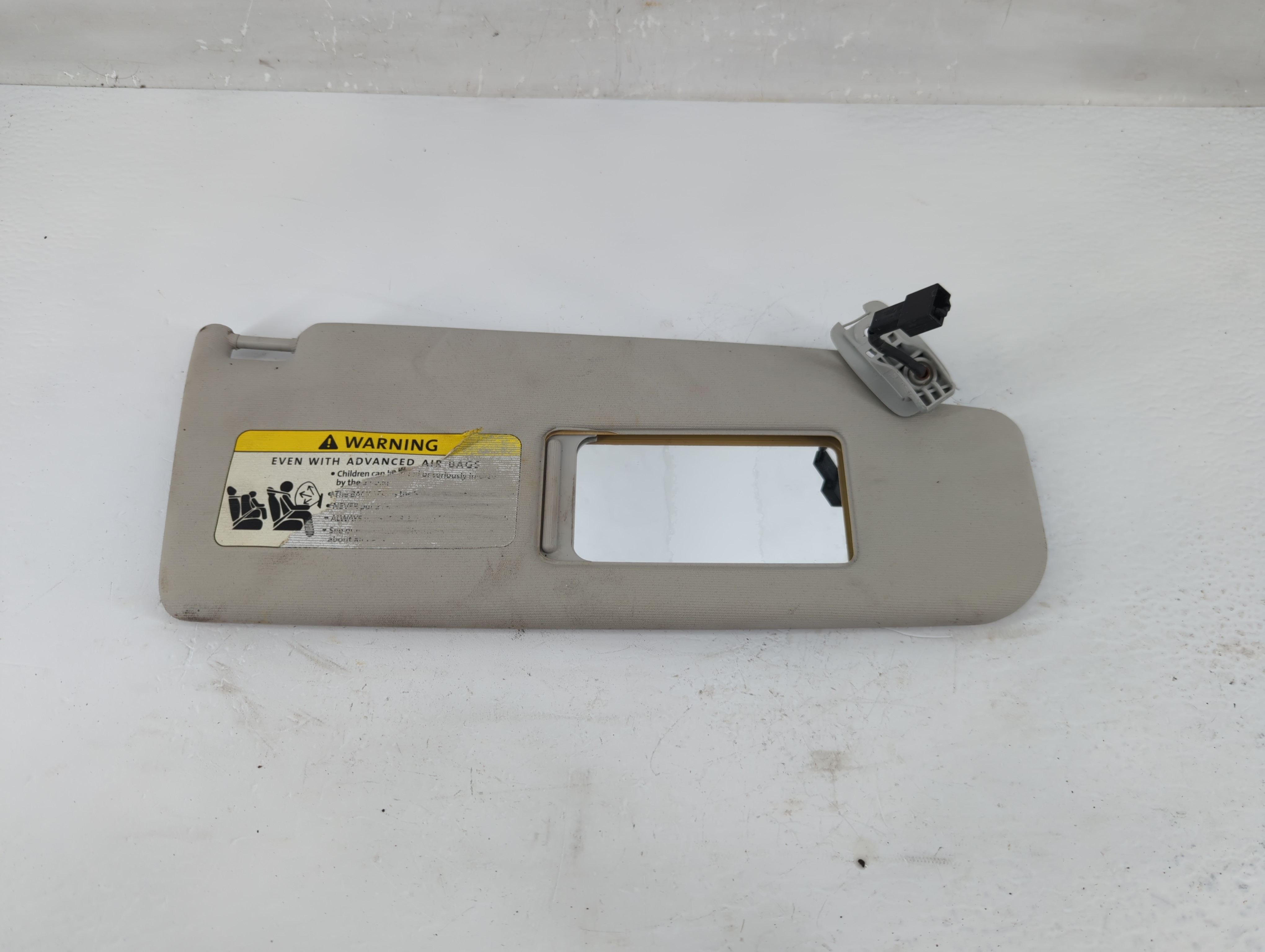 2007-2010 Volkswagen Jetta Driver Sun Visor Mirror Left Sunvisor Grey 1219380 - Oemusedautoparts1.com
