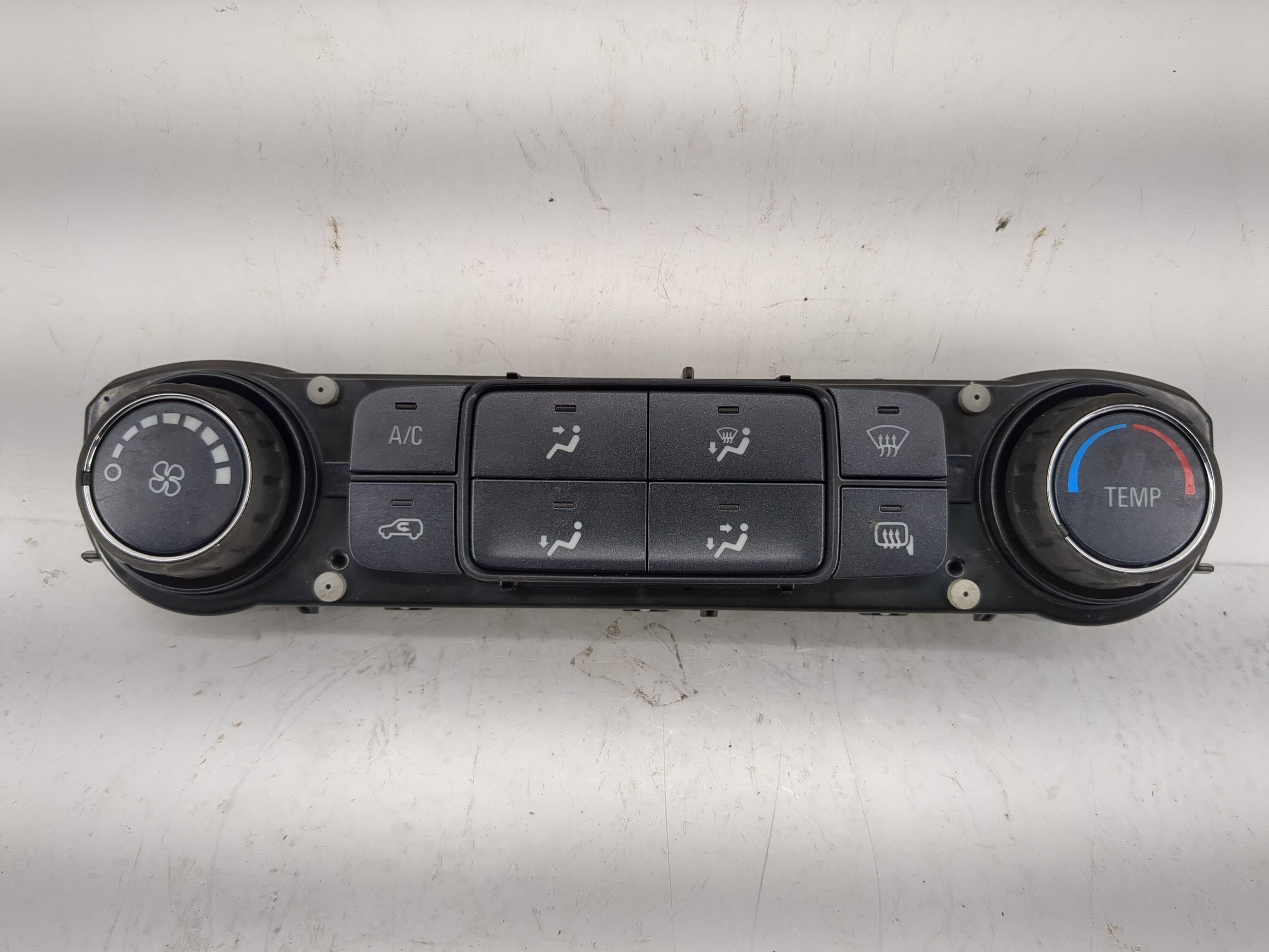 2014-2019 Chevrolet Silverado 1500 Ac Heater Climate Control 23486621 1219399 - Oemusedautoparts1.com