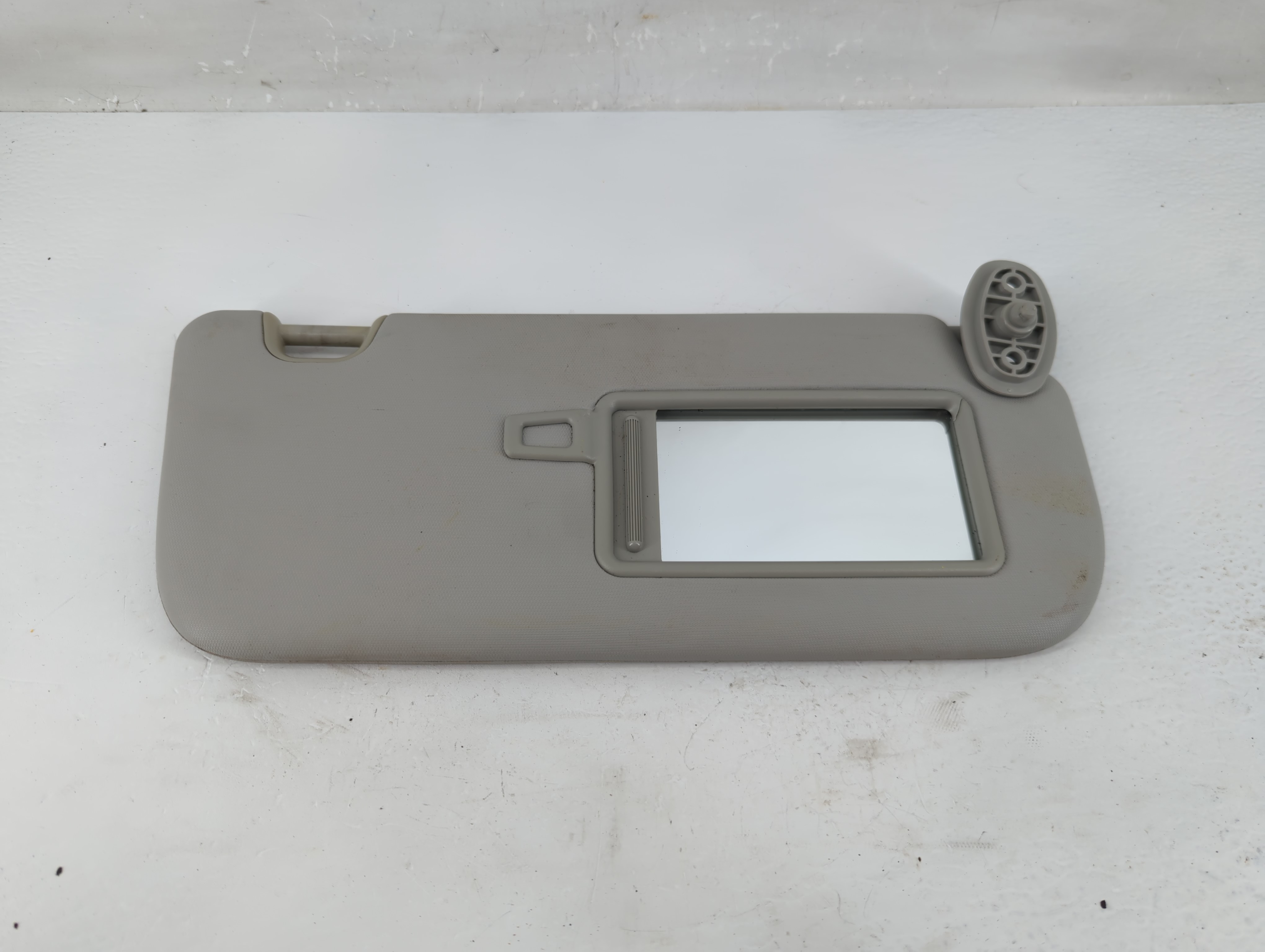 2014-2019 Kia Soul Driver Sun Visor Mirror Left Sunvisor Grey 1219409 - Oemusedautoparts1.com