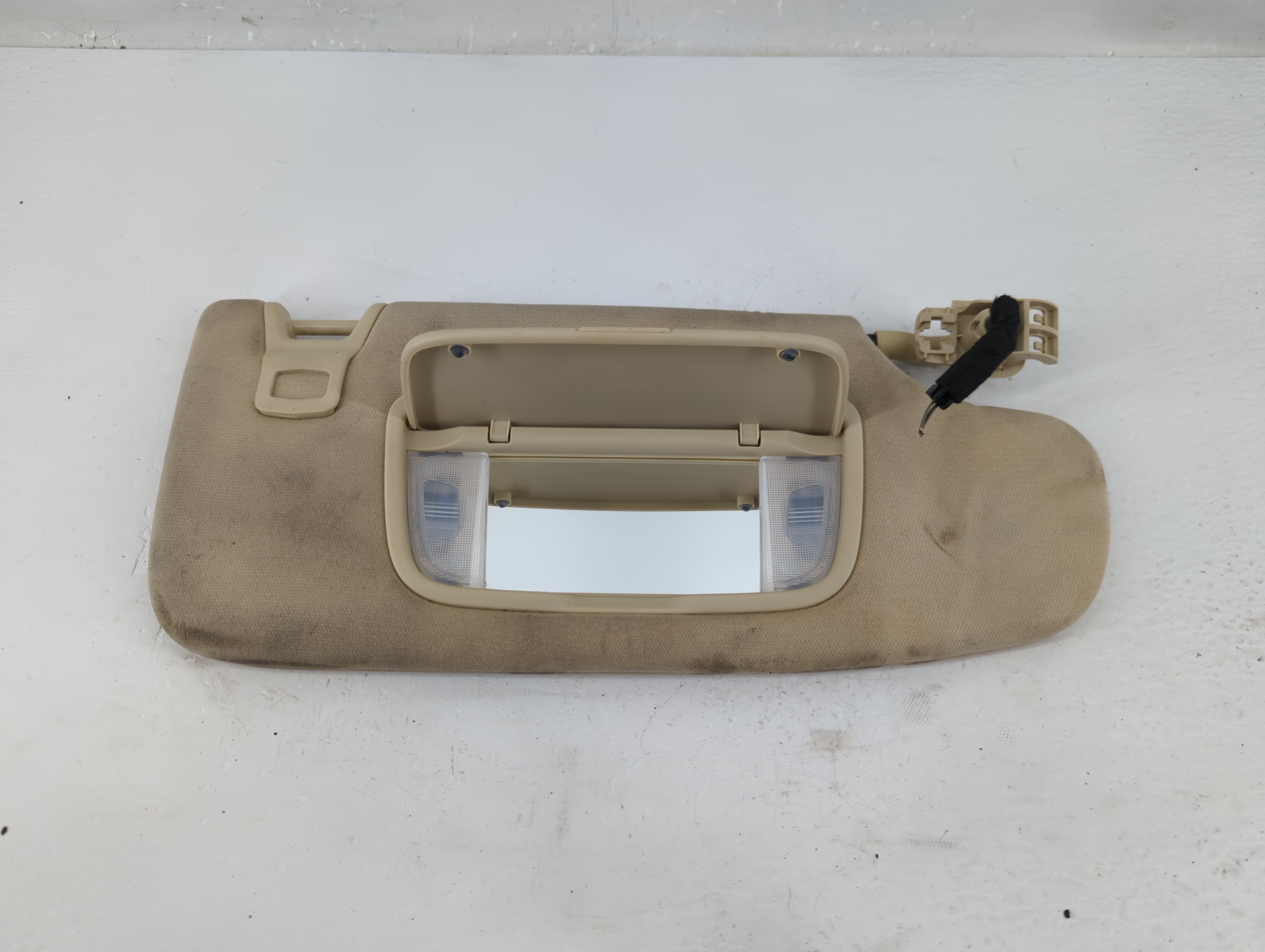 2013-2014 Ford Fusion Passenger Sun Visor Mirror Right Sunvisor Beige 1219410 - Oemusedautoparts1.com