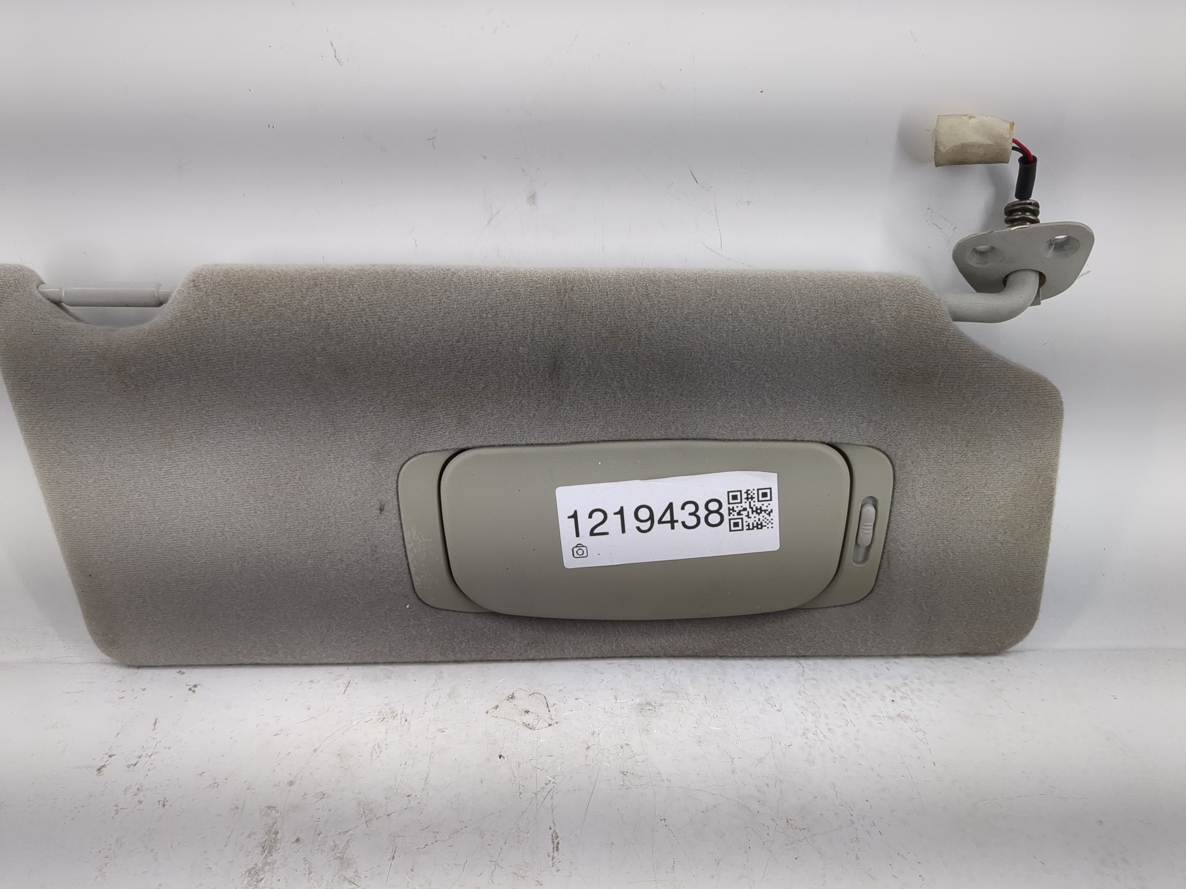 2020-2021 Chrysler Voyager Passenger Sun Visor Mirror Right Sunvisor 1219438 - Oemusedautoparts1.com