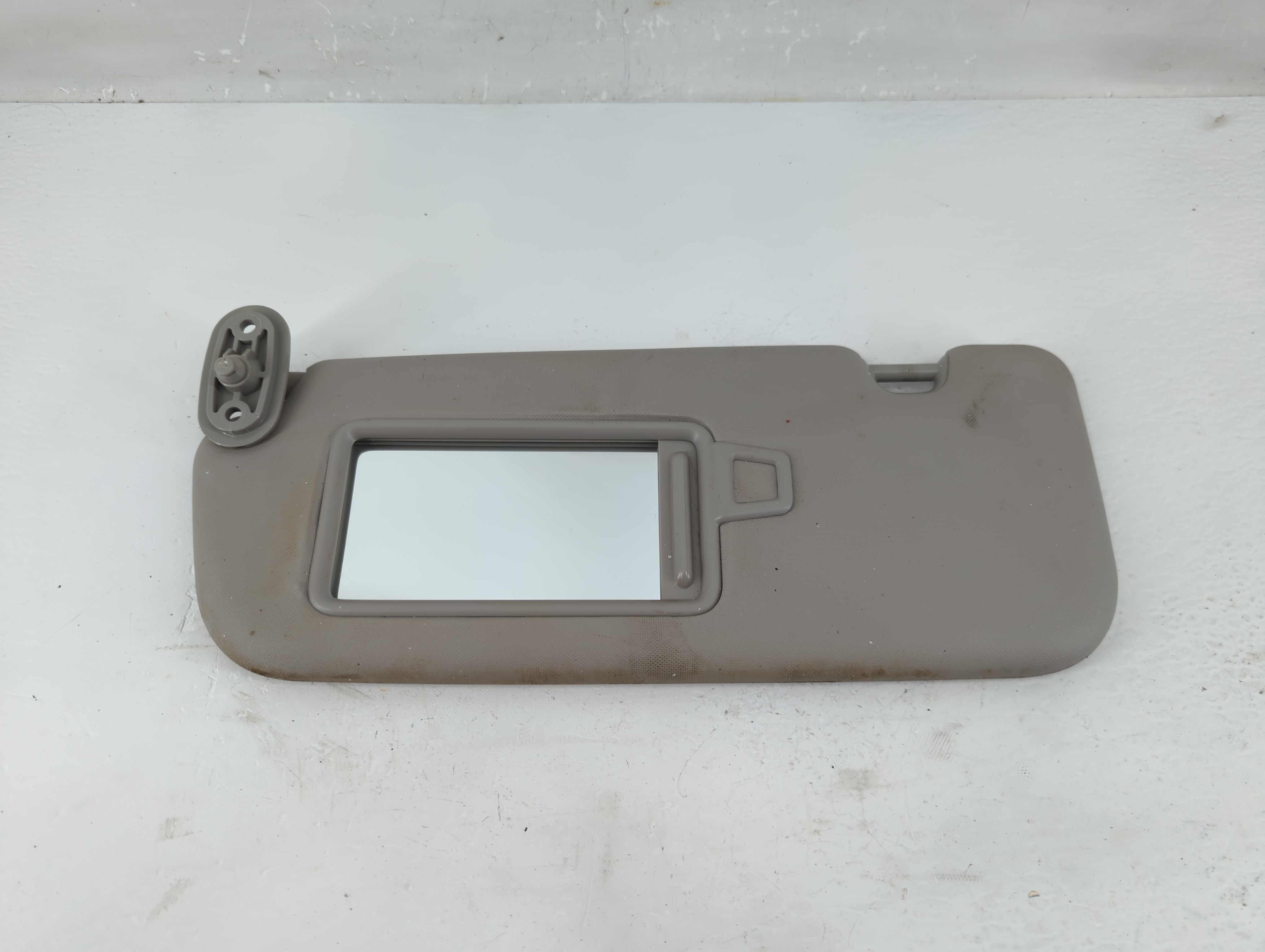 2017-2018 Kia Forte Driver Sun Visor Mirror Left Sunvisor Grey 1219477 - Oemusedautoparts1.com