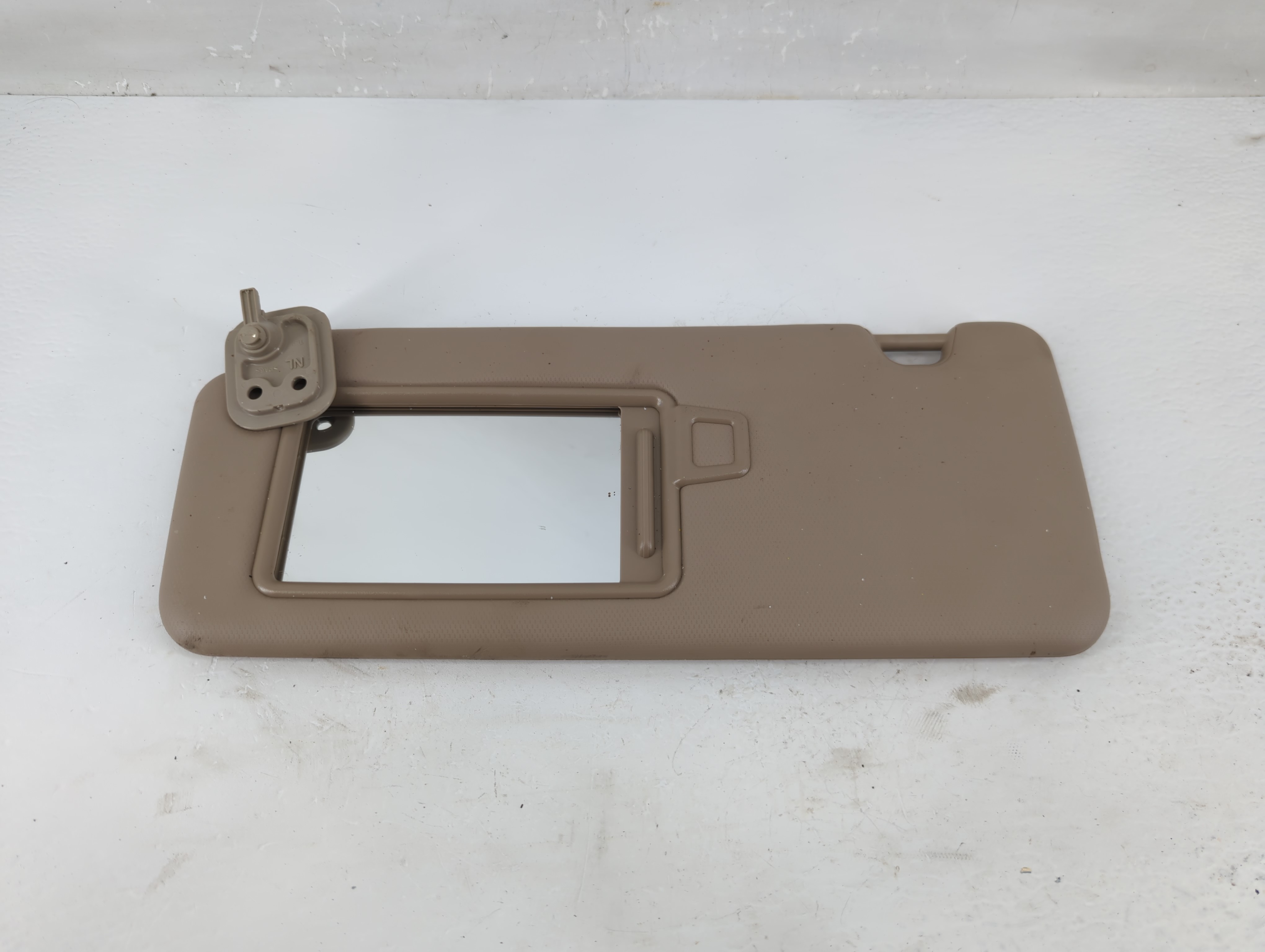 2016-2018 Hyundai Tucson Driver Sun Visor Mirror Left Sunvisor Beige 1219478 - Oemusedautoparts1.com