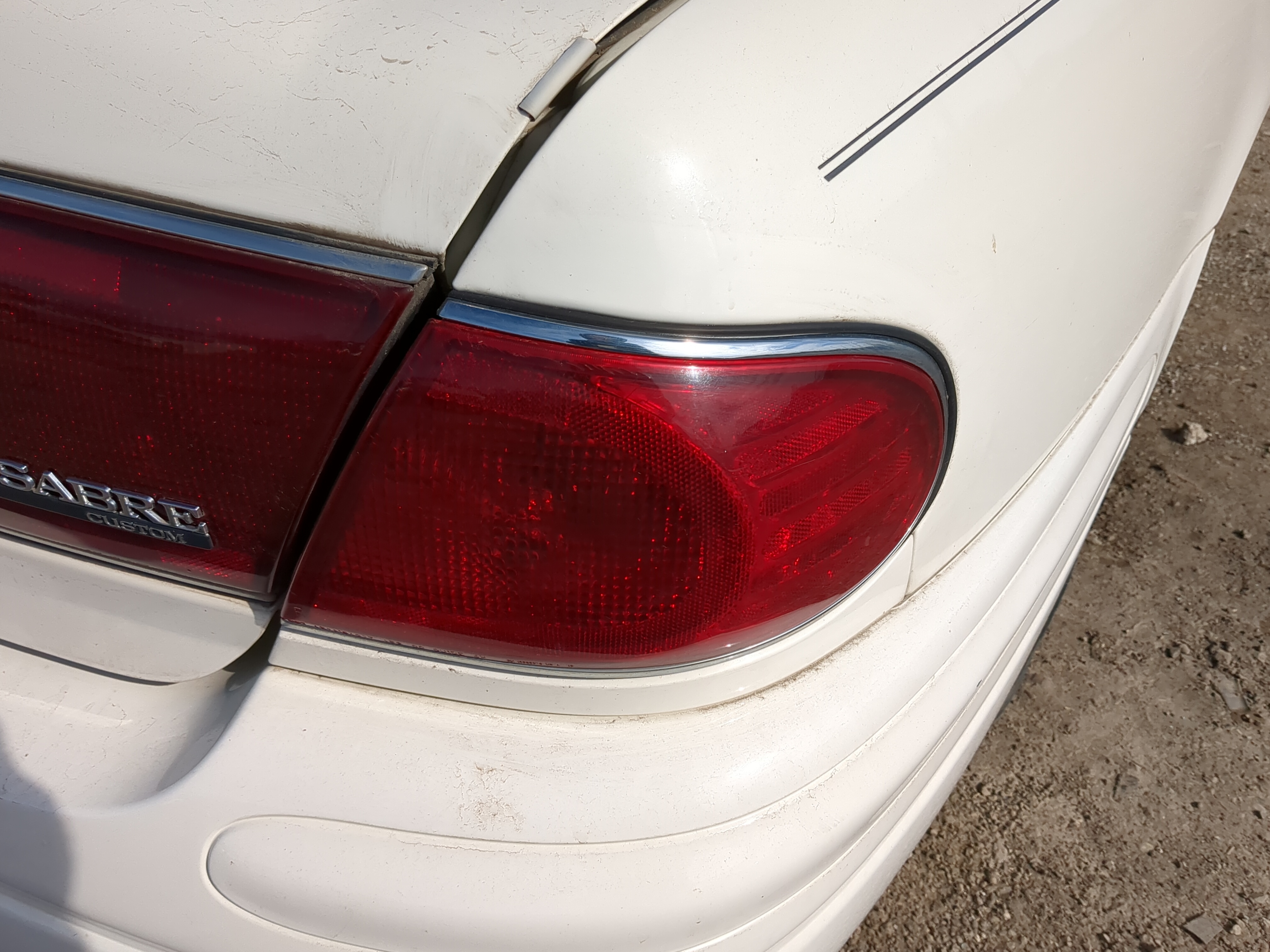 2001-2005 Buick Lesabre Passenger Right Side Tail Light Taillight Oem 1219521 - Oemusedautoparts1.com