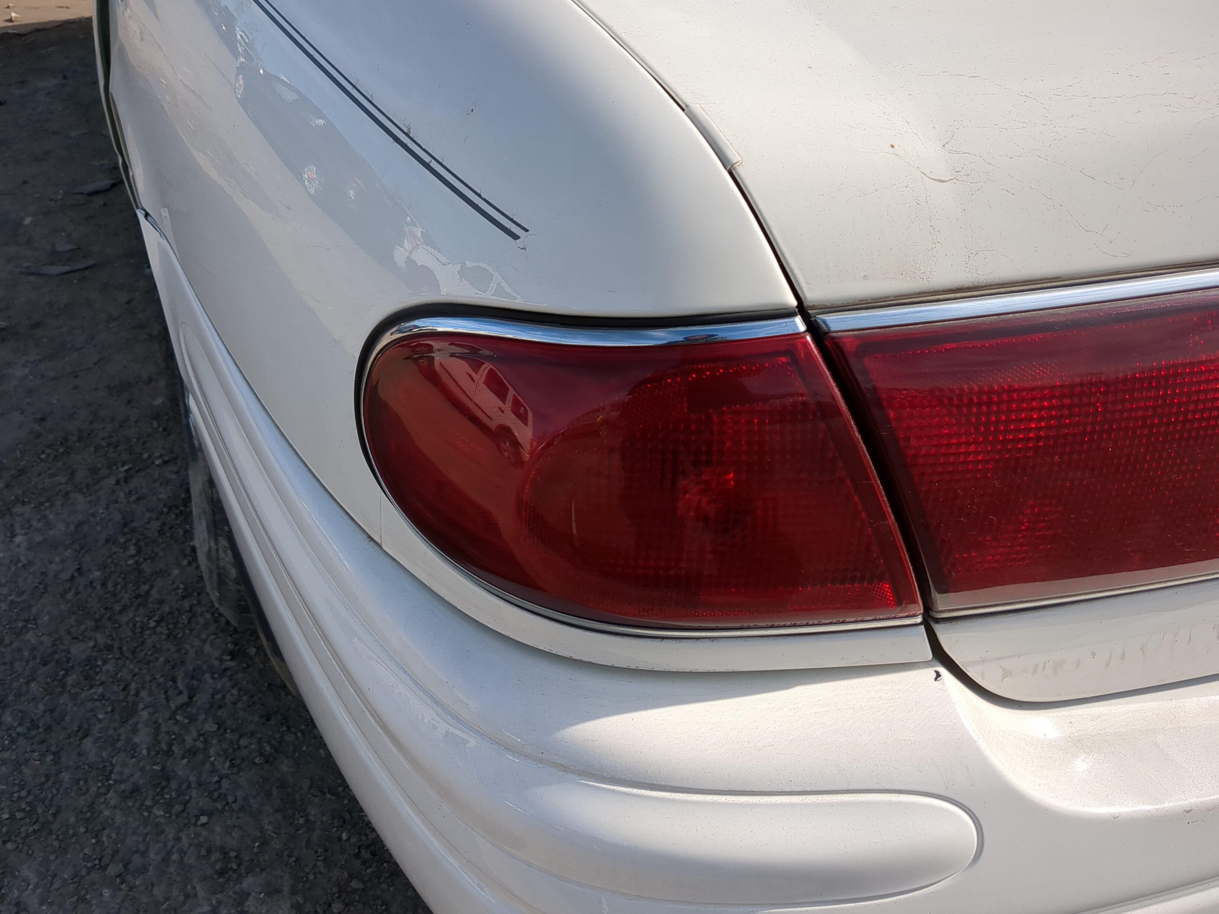 2001-2005 Buick Lesabre Driver Left Side Tail Light Taillight Oem 1219522 - Oemusedautoparts1.com