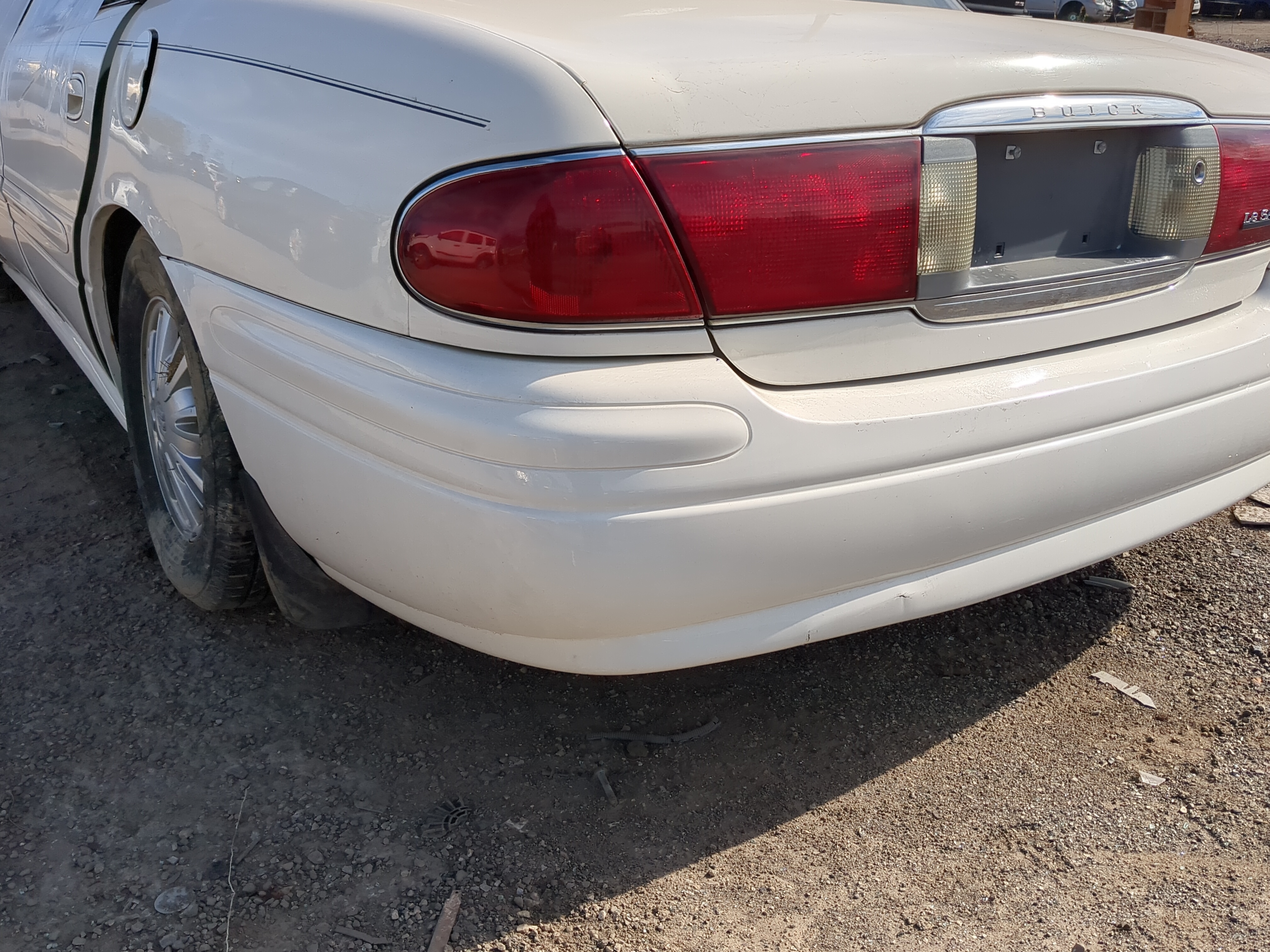 2000-2005 Buick Lesabre Rear Bumper Assembly Oem 1219601 - Oemusedautoparts1.com