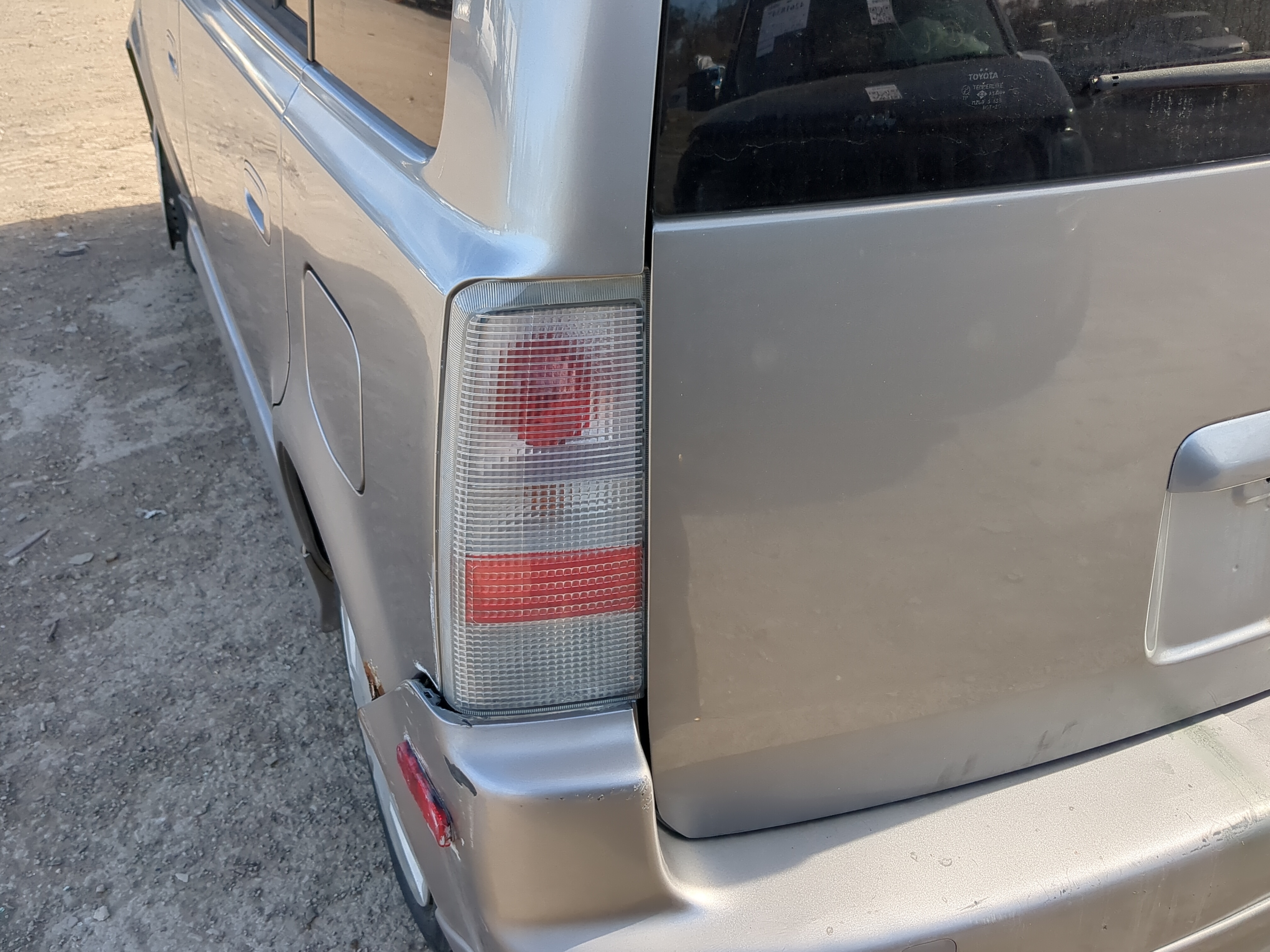 2004-2006 Scion Xb Driver Left Side Tail Light Taillight Oem 1219766 - Oemusedautoparts1.com