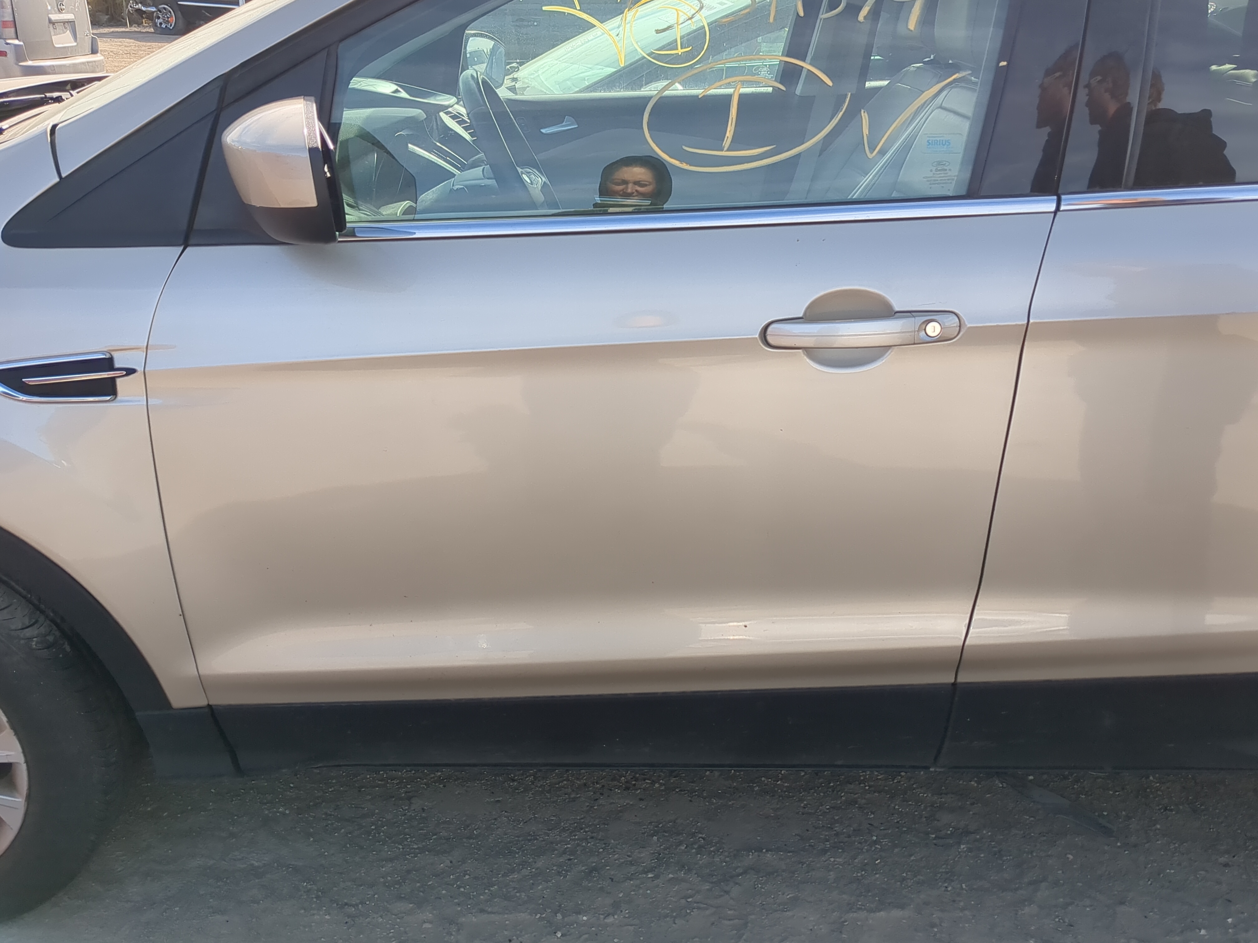 2016-2019 Ford Escape Driver Front Door Oem 1219862 - Oemusedautoparts1.com