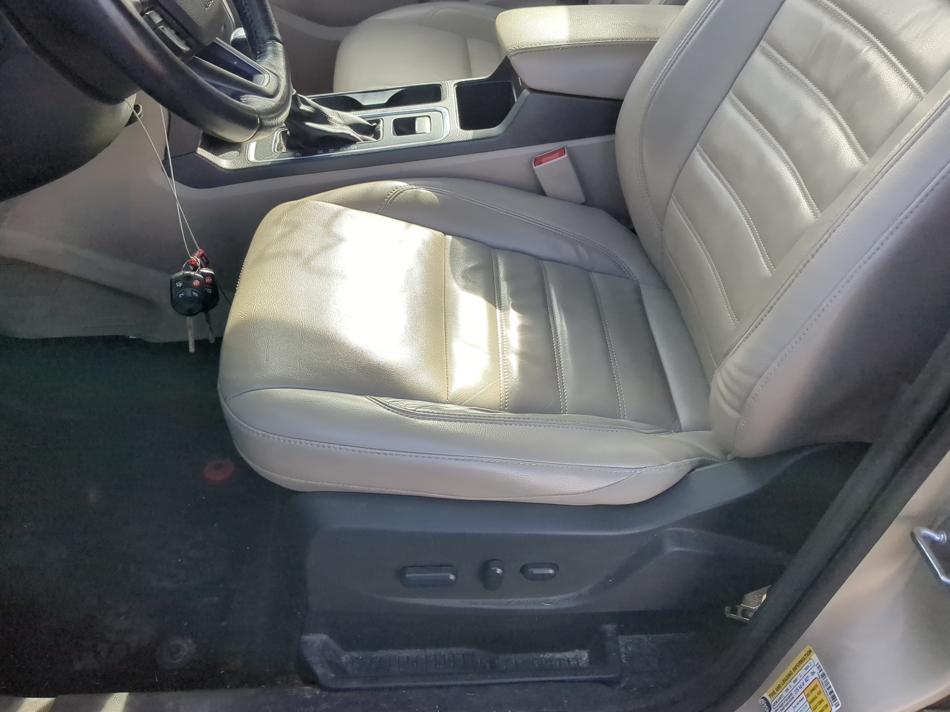 2016-2019 Ford Escape Driver Front Seat Oem 1219977 - Oemusedautoparts1.com