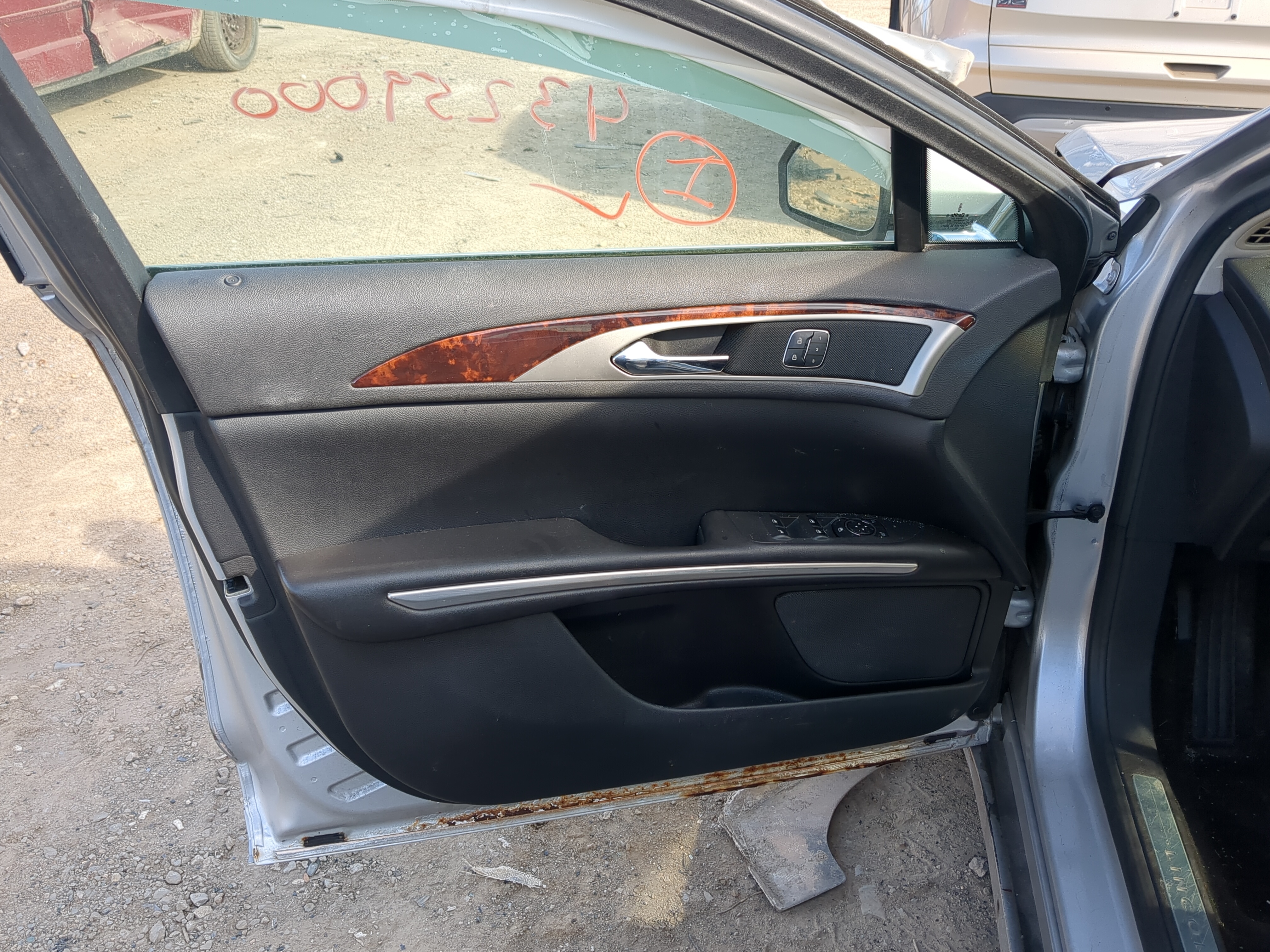 Picture of 2013 Lincoln Mkz Front Left Driver Interior Door Panel Trim 1220122