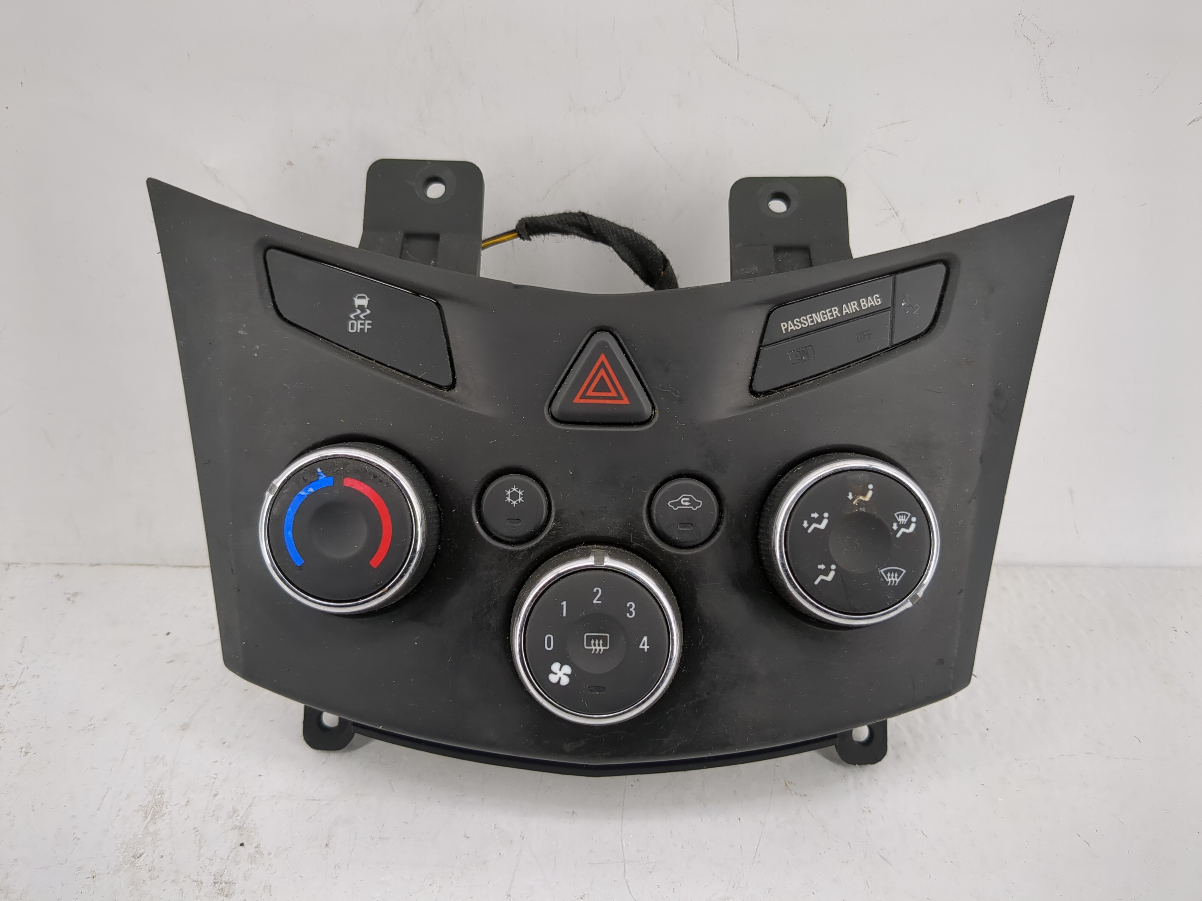 2016-2016 Chevrolet Trax Ac Heater Roof Climate Control 94786519 1220142 - Oemusedautoparts1.com