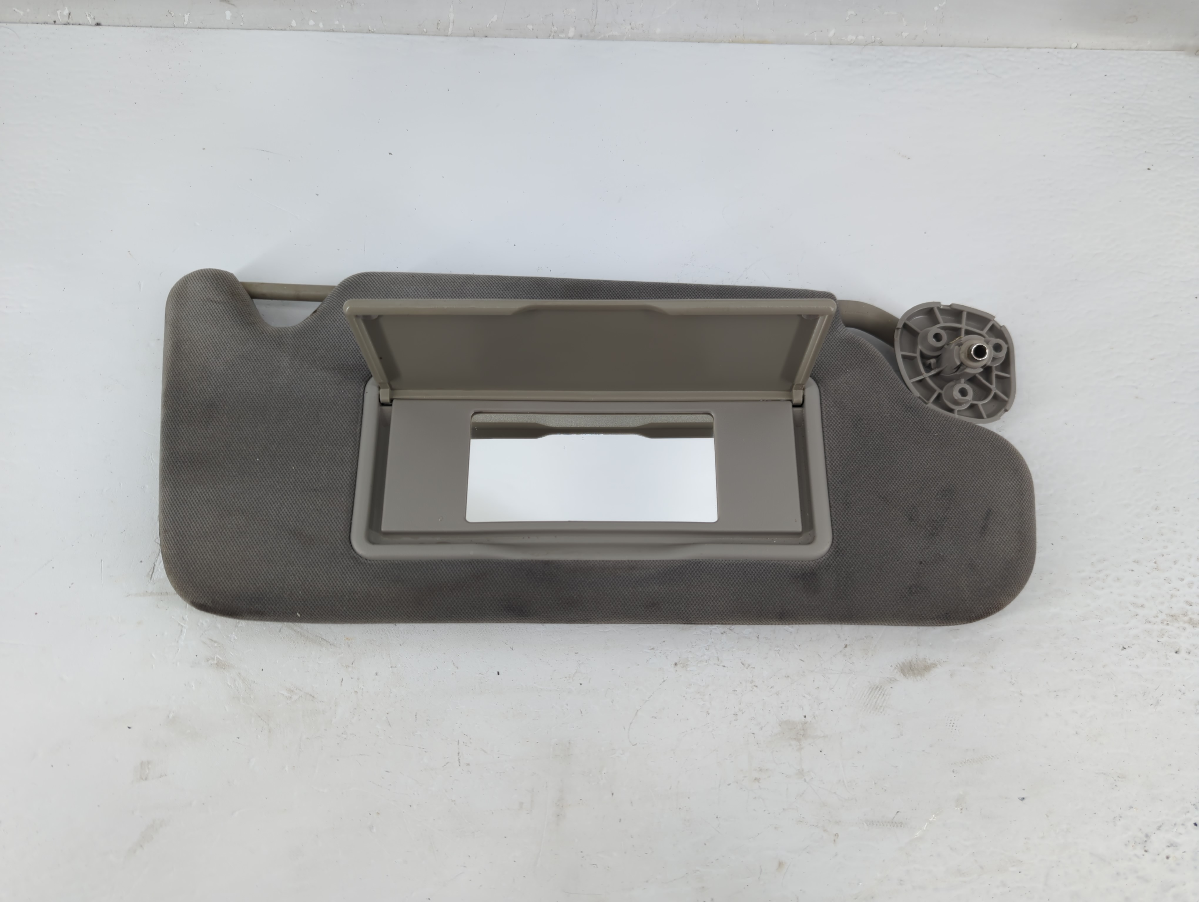 2006-2016 Chevrolet Impala Passenger Sun Visor Mirror Right Sunvisor 1220157 - Oemusedautoparts1.com