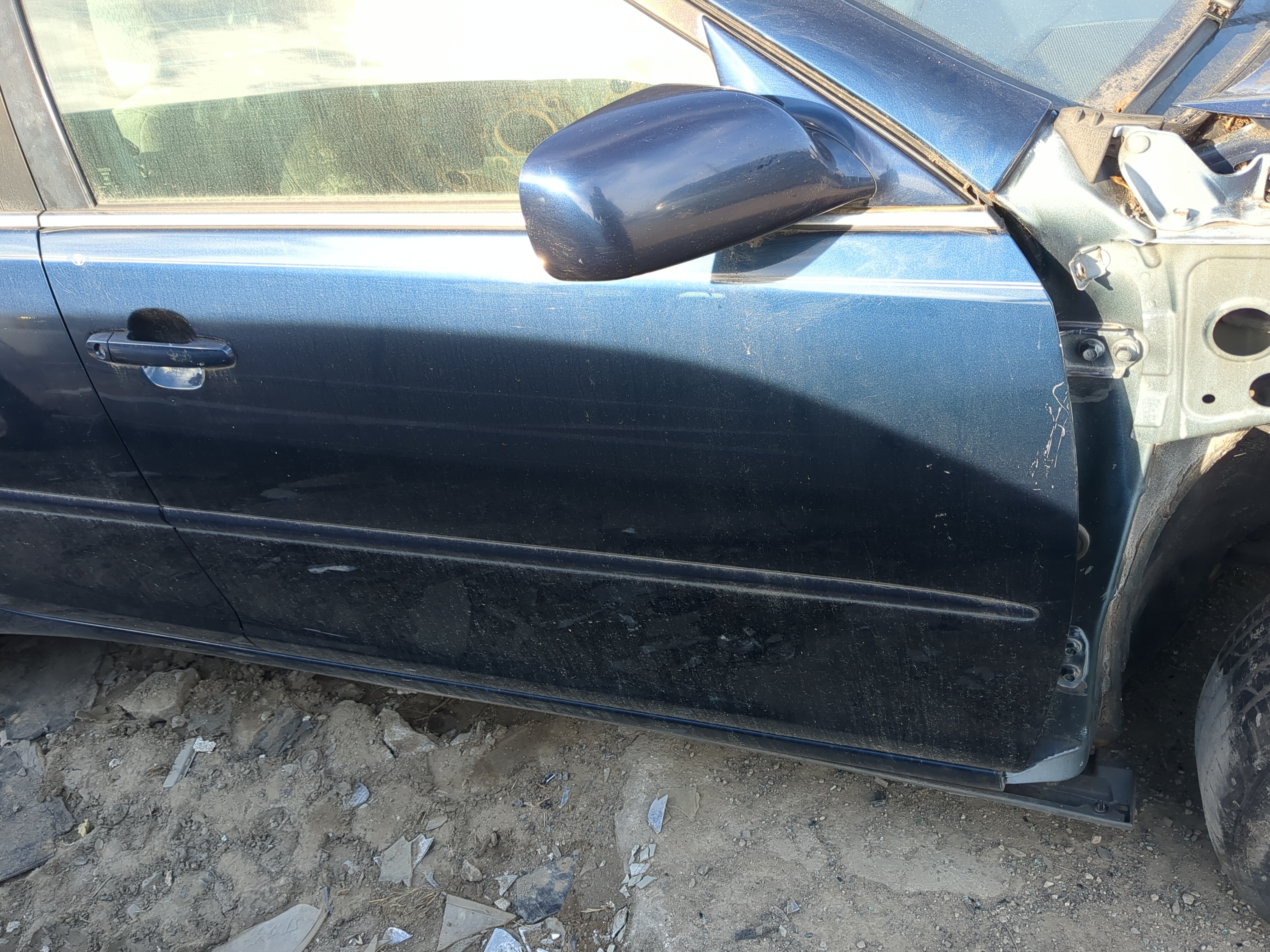 2002-2006 Toyota Camry Passenger Front Door Oem 1220303 - Oemusedautoparts1.com