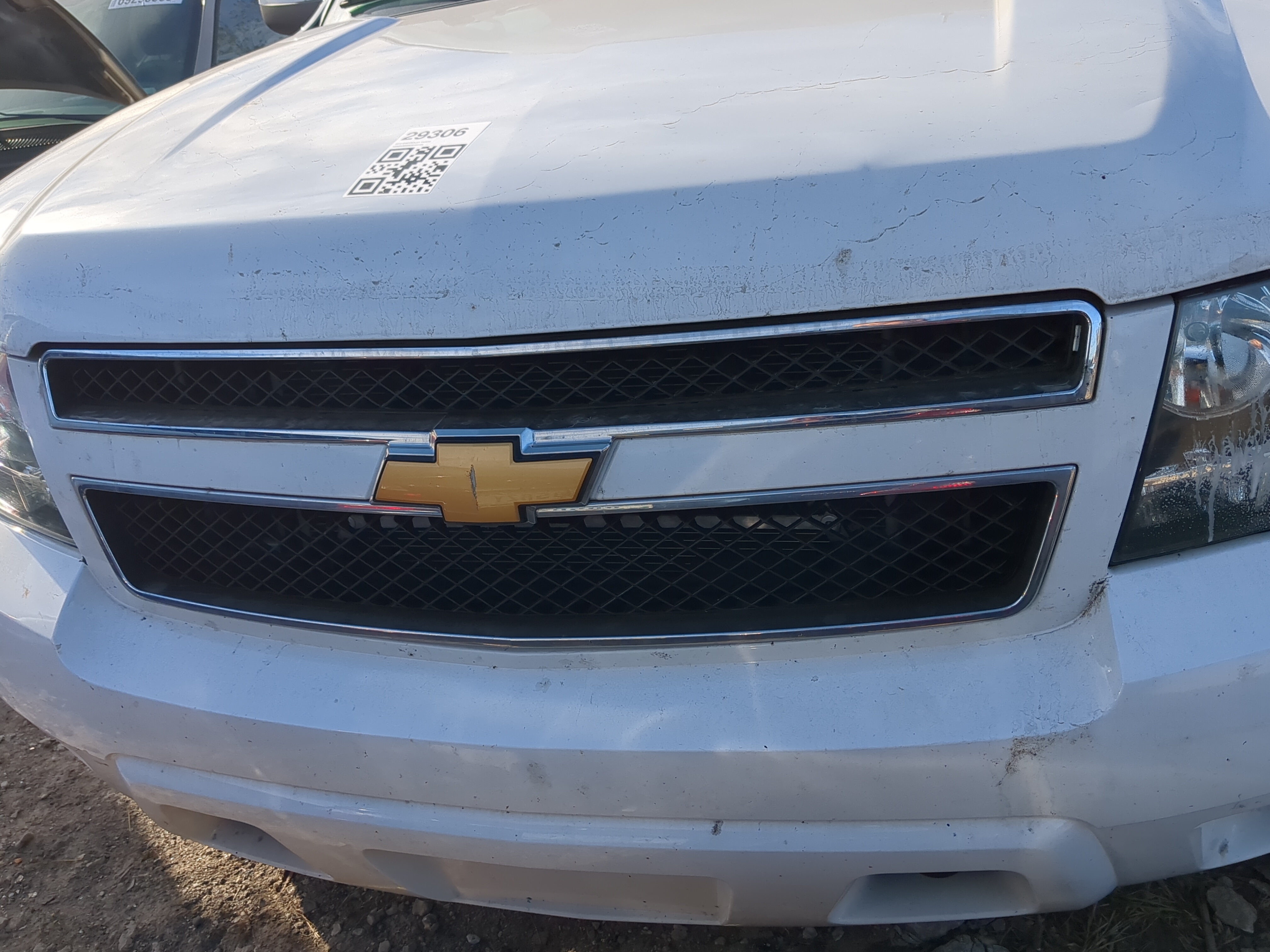 Picture of 2007-2014 Chevrolet Tahoe Front Grille Bumper Not Included 1220373